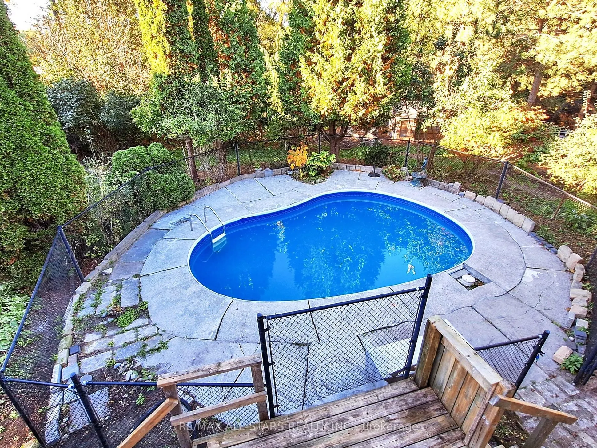 40 Riverglen Drive