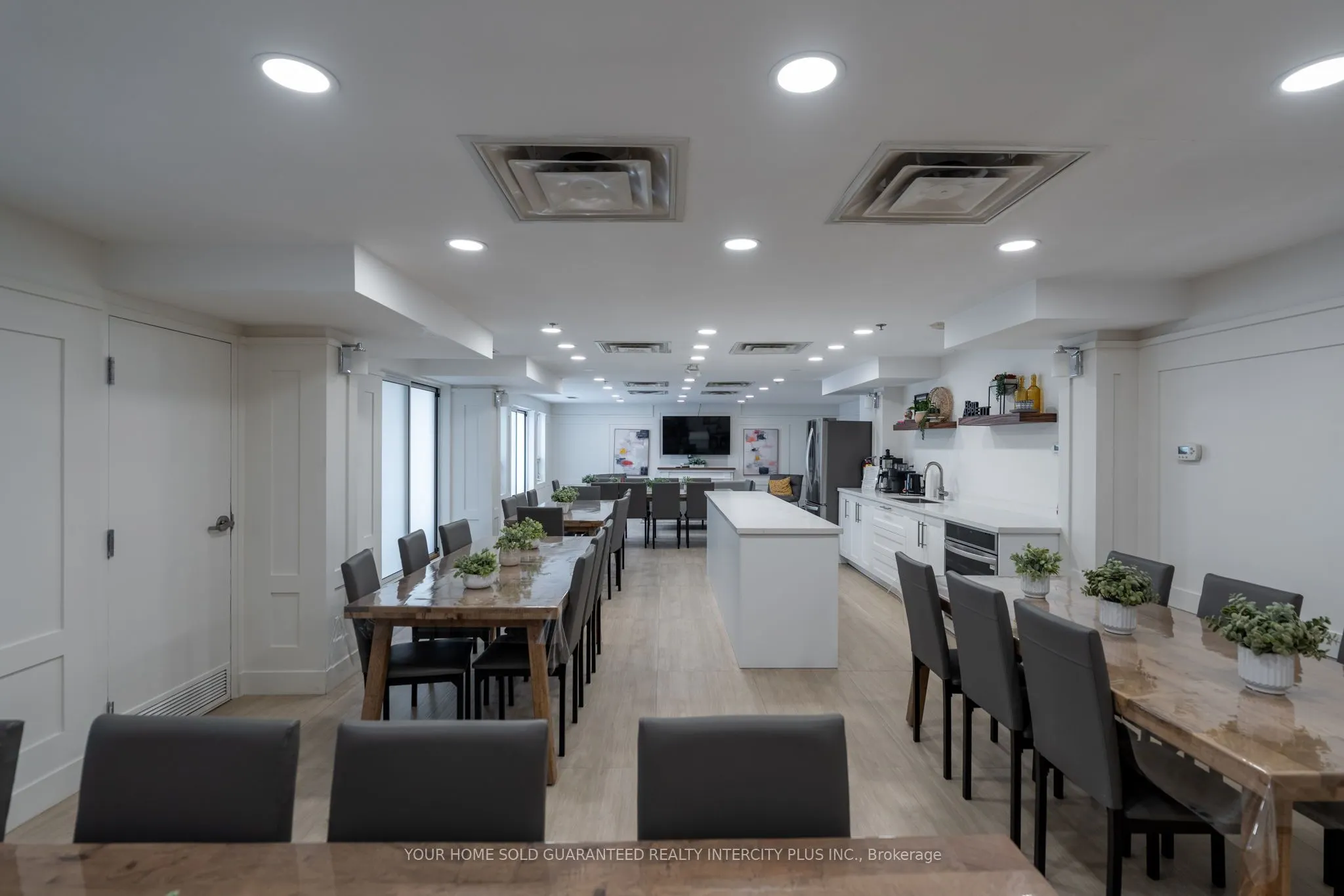 8026 Kipling Avenue, #509