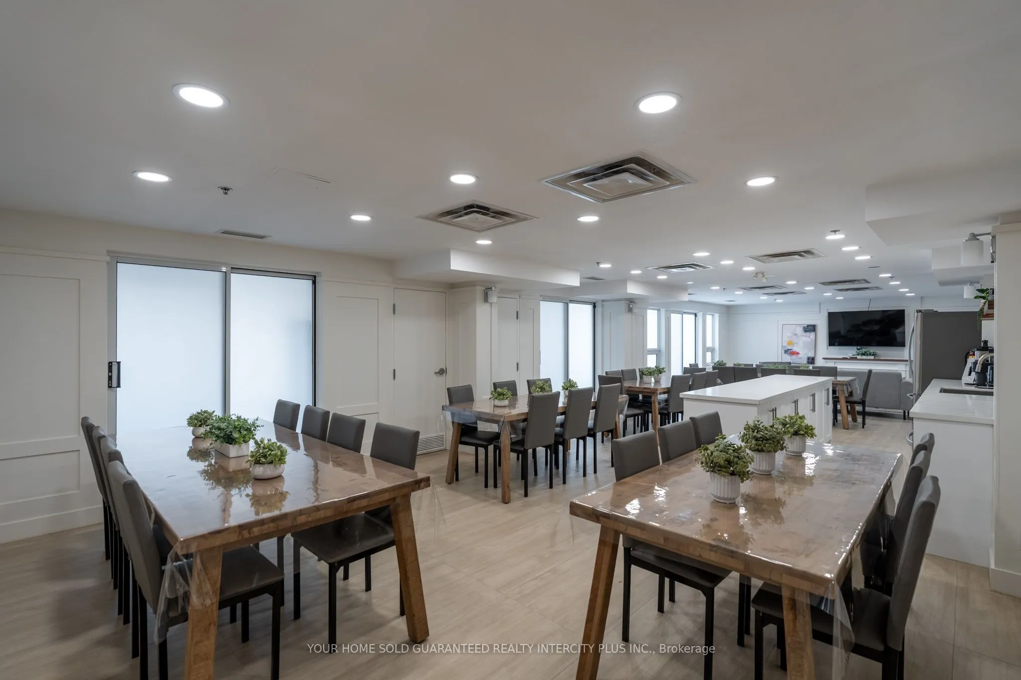 8026 Kipling Avenue, #509