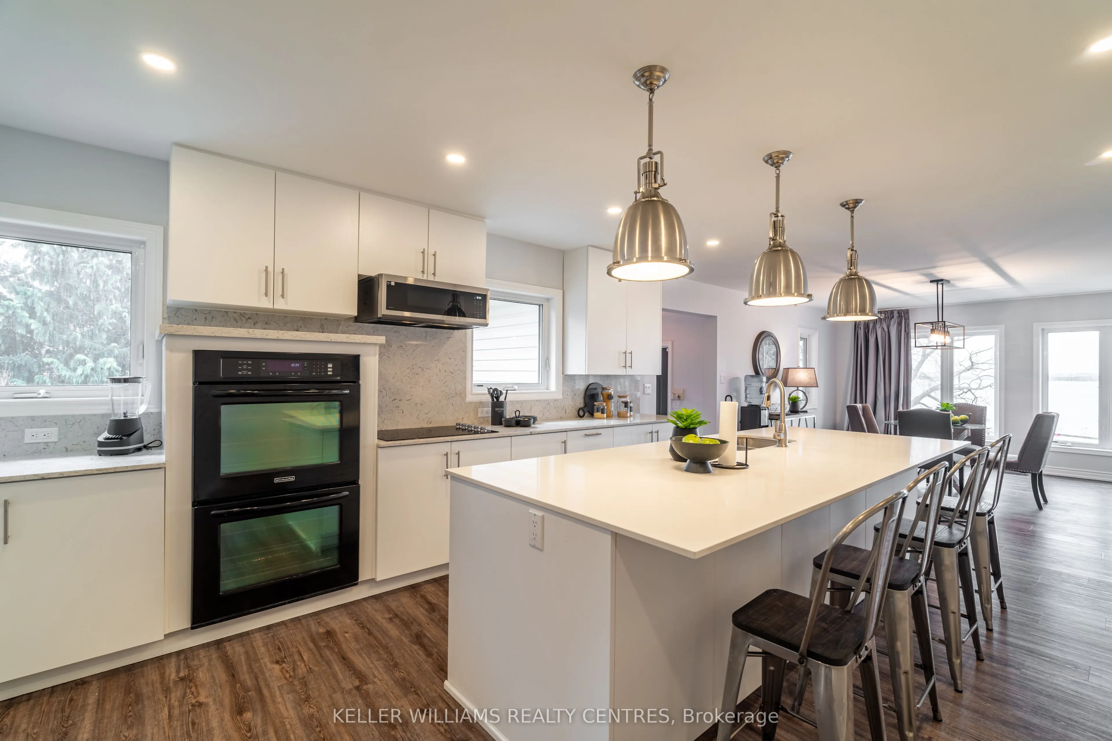 183 Lake Drive N