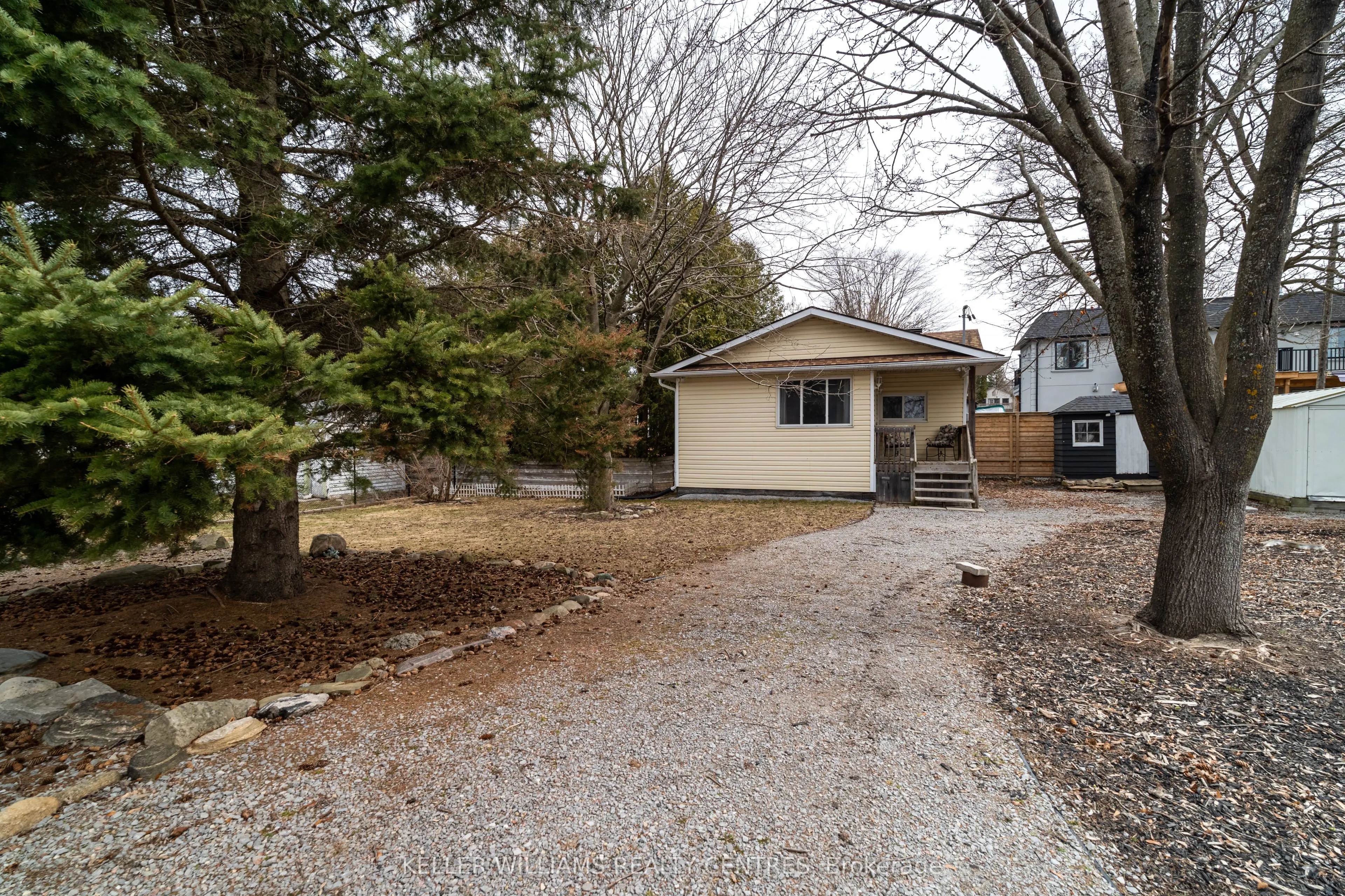 183 Lake Drive N