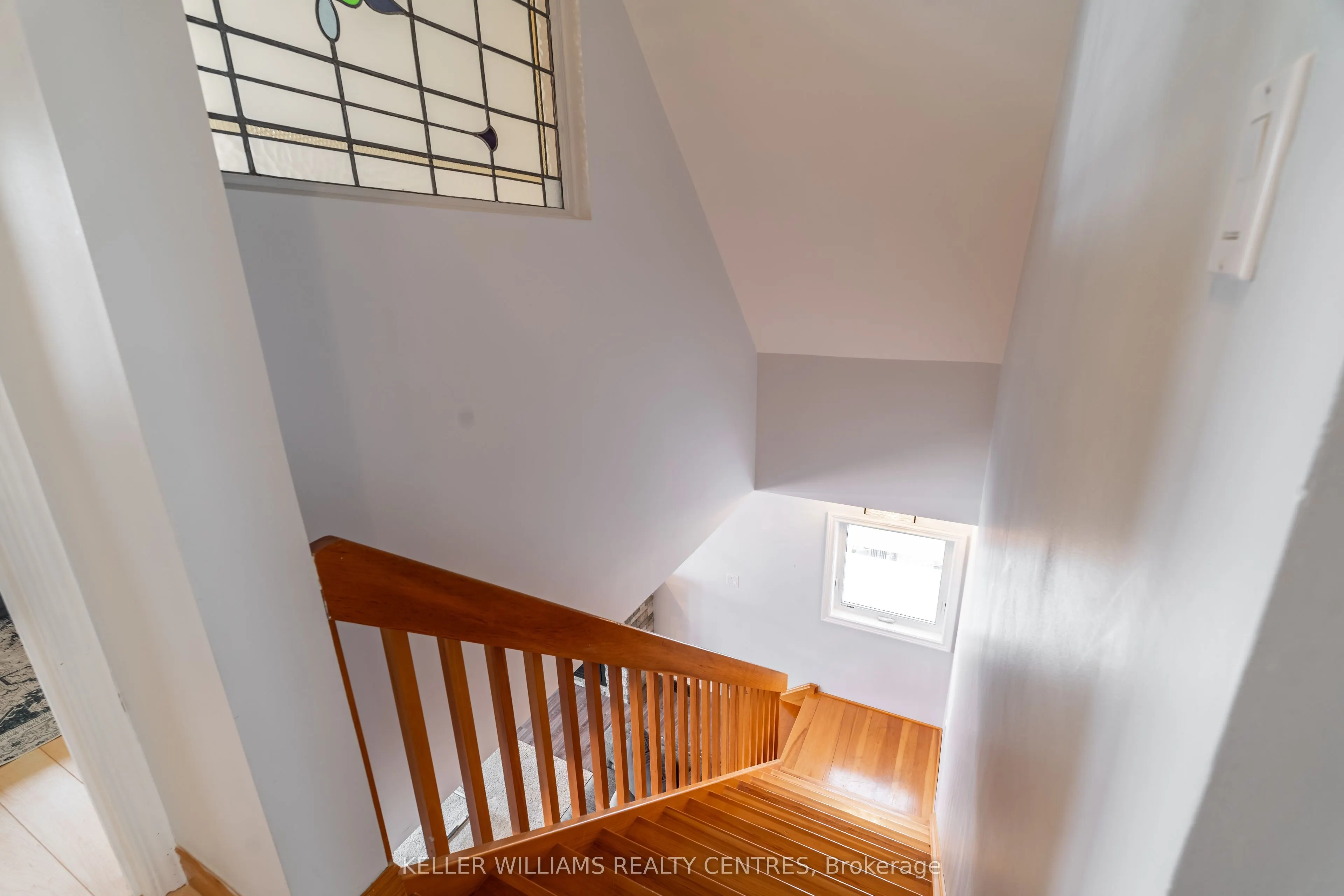 183 Lake Drive N