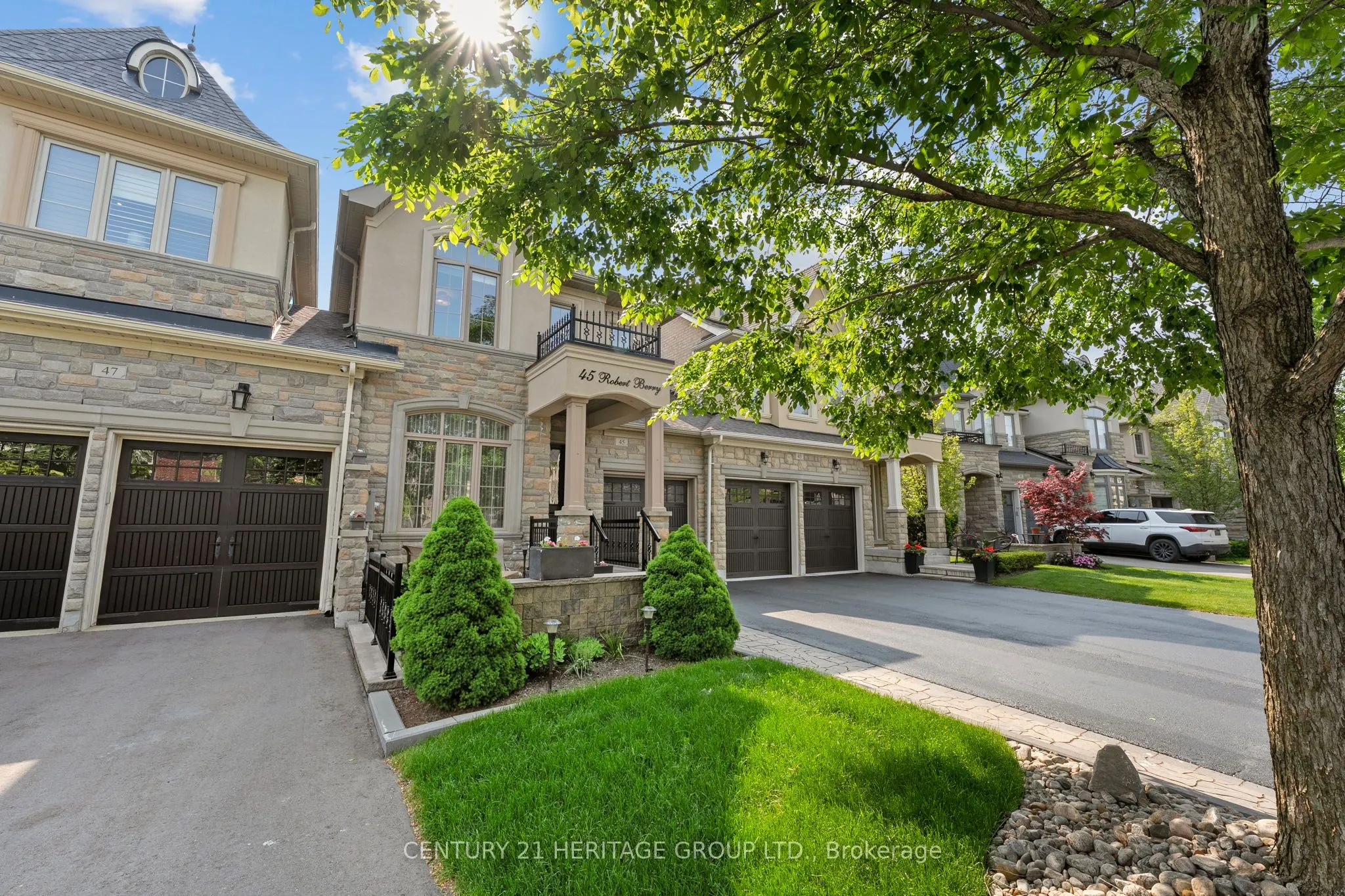 45 Robert Berry Crescent