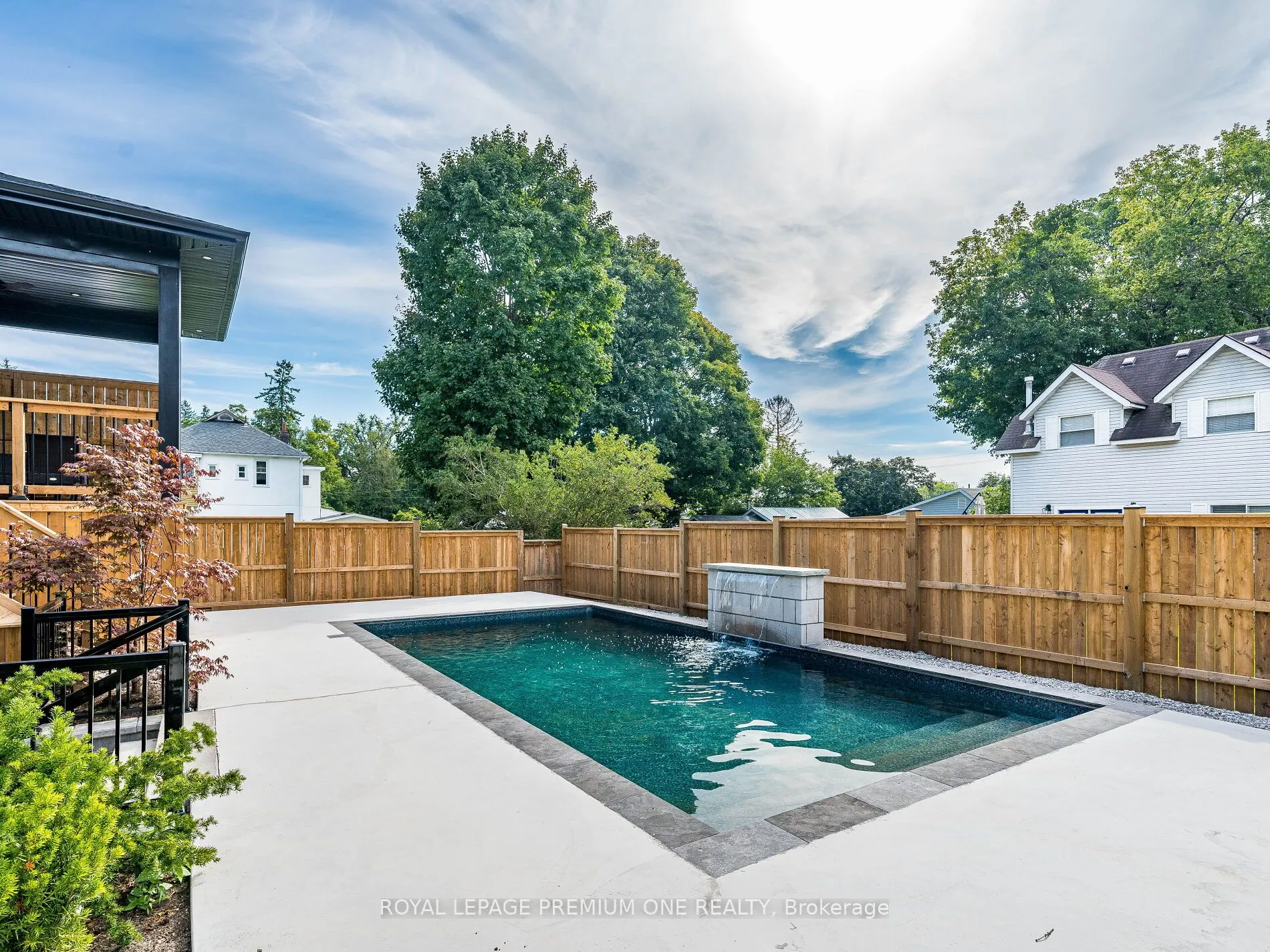 225 Sunnybrae Avenue