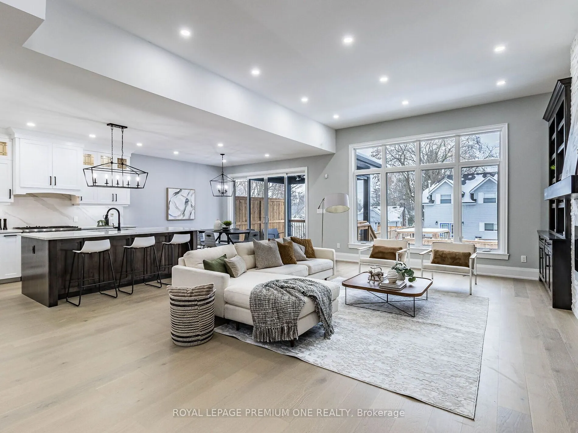 225 Sunnybrae Avenue