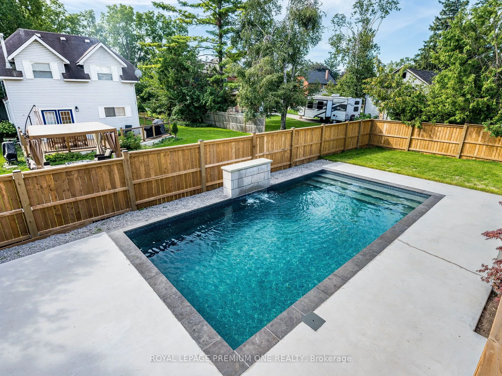 225 Sunnybrae Avenue