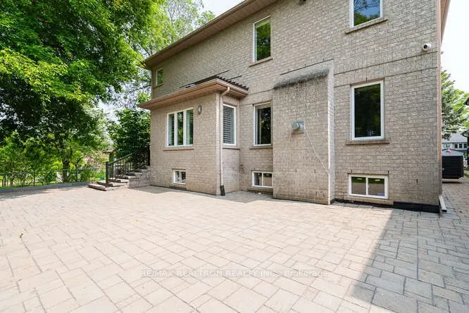 82 Naughton Drive