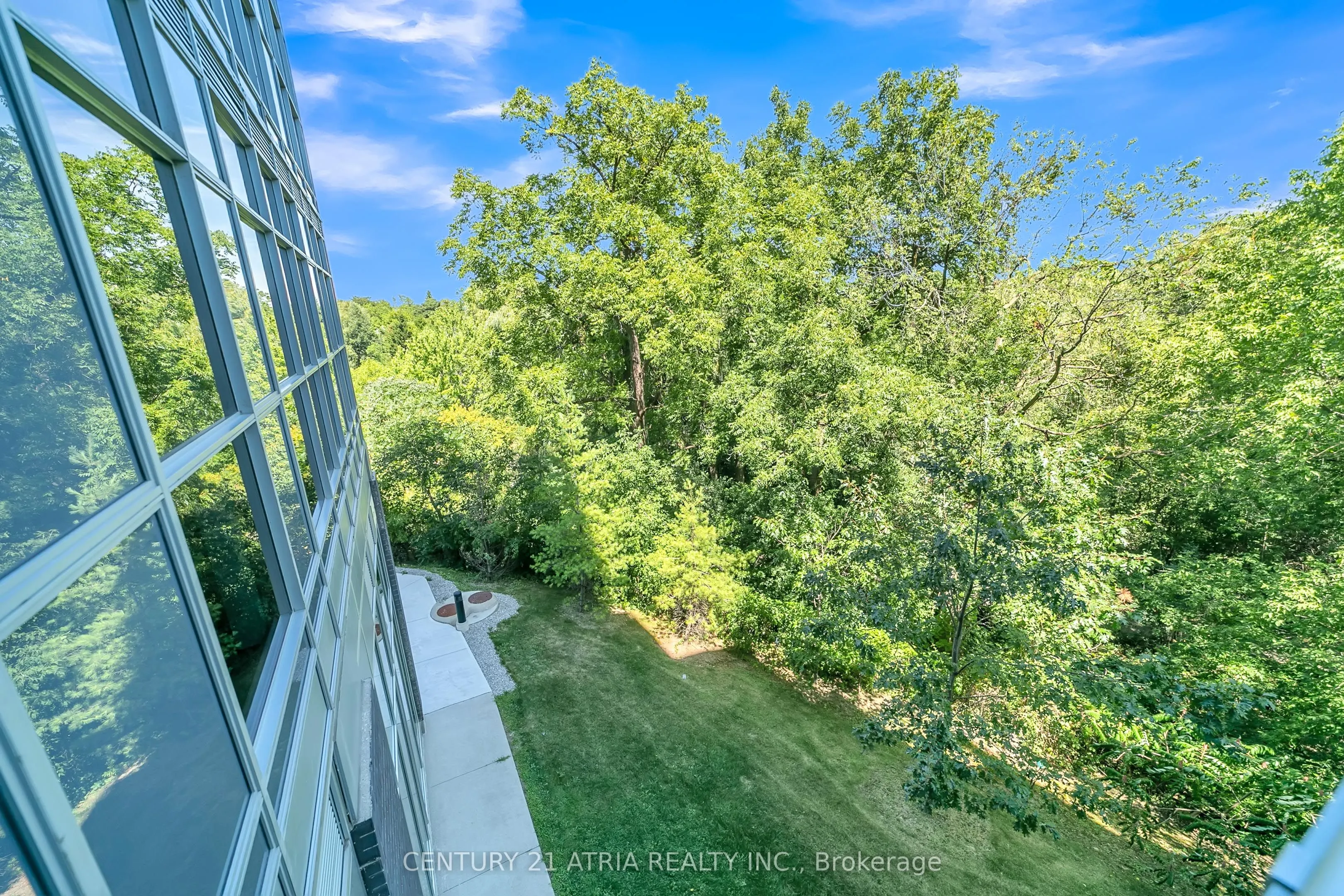 8763 Bayview Avenue, #228