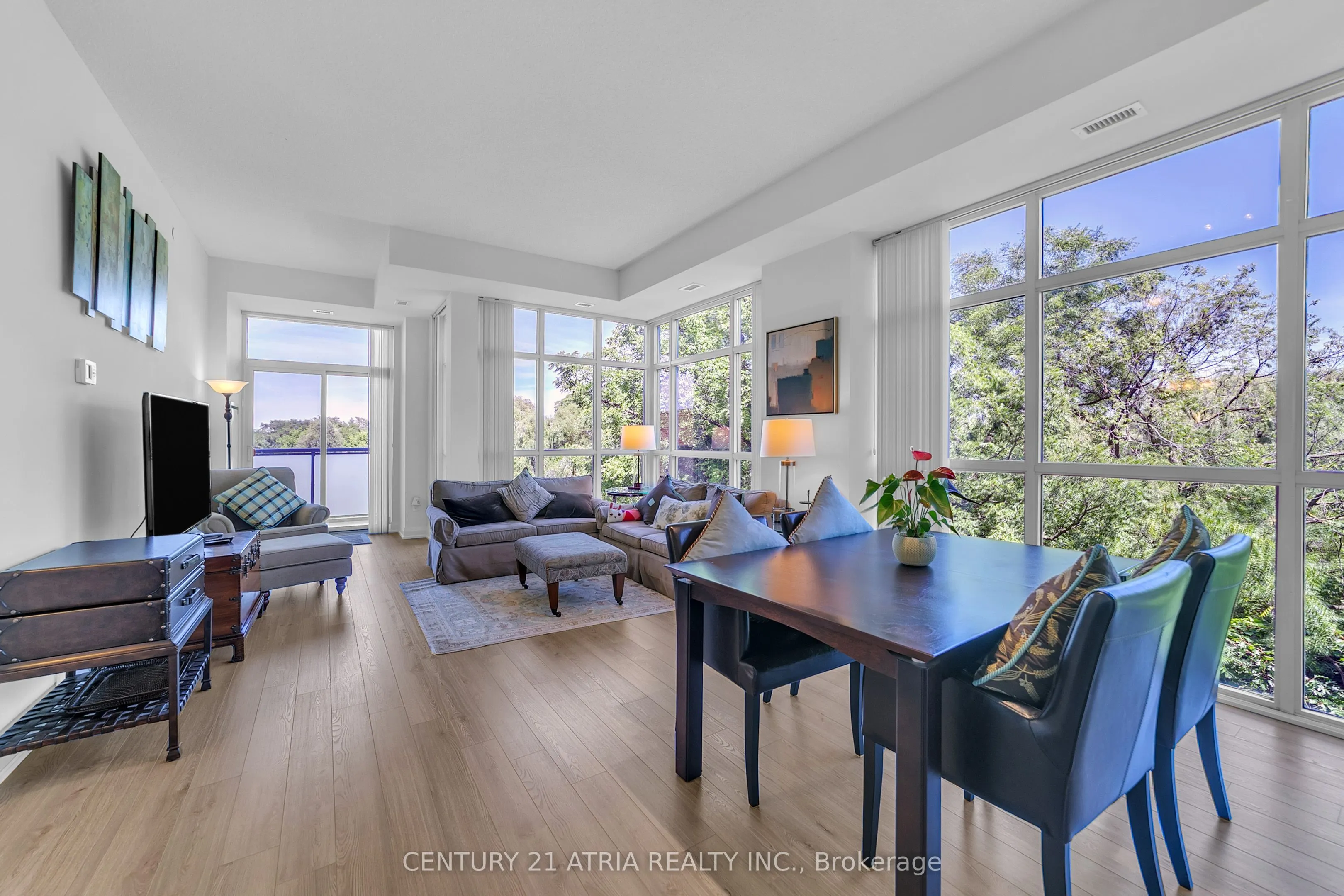8763 Bayview Avenue, #228