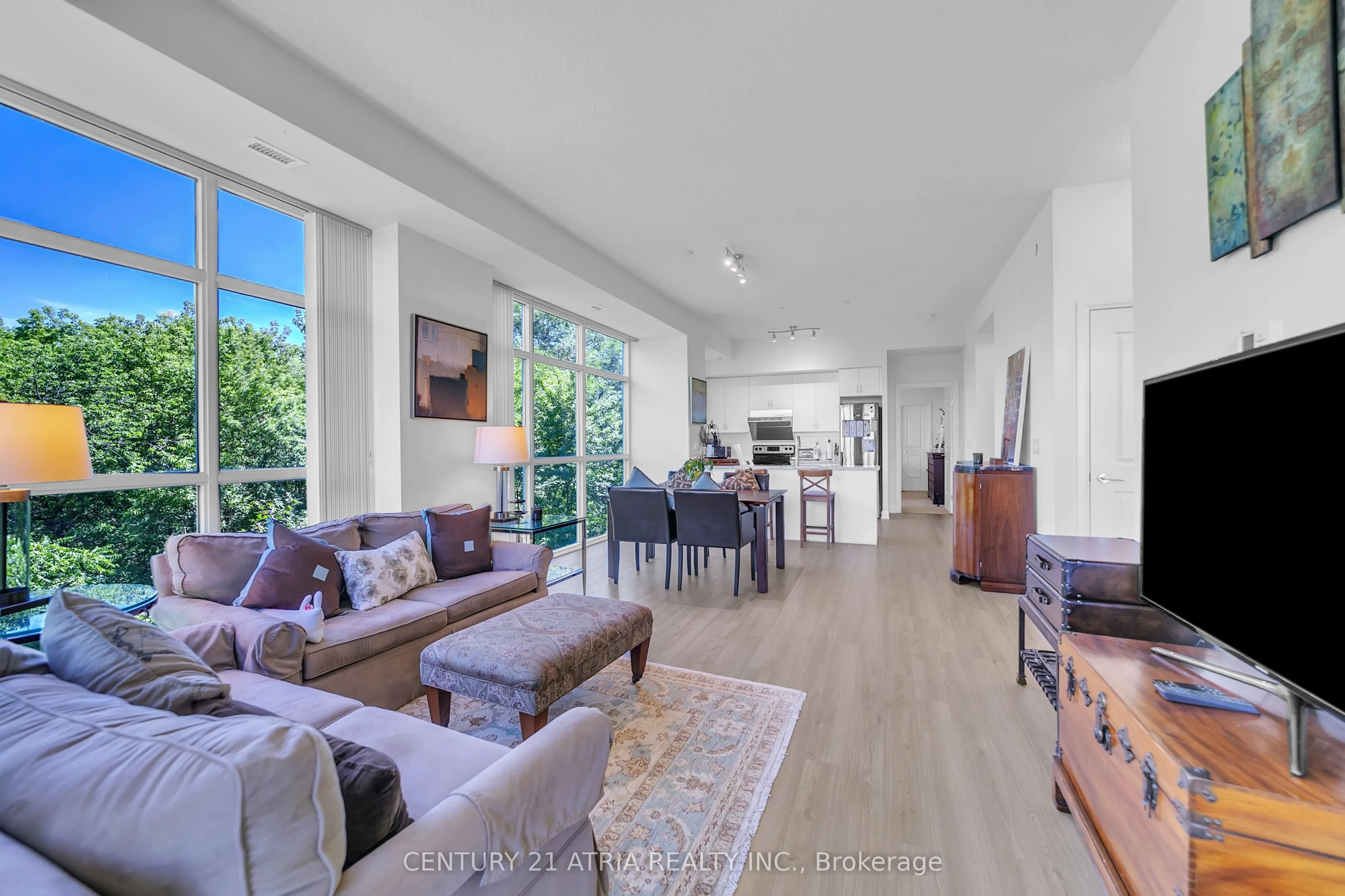 8763 Bayview Avenue, #228
