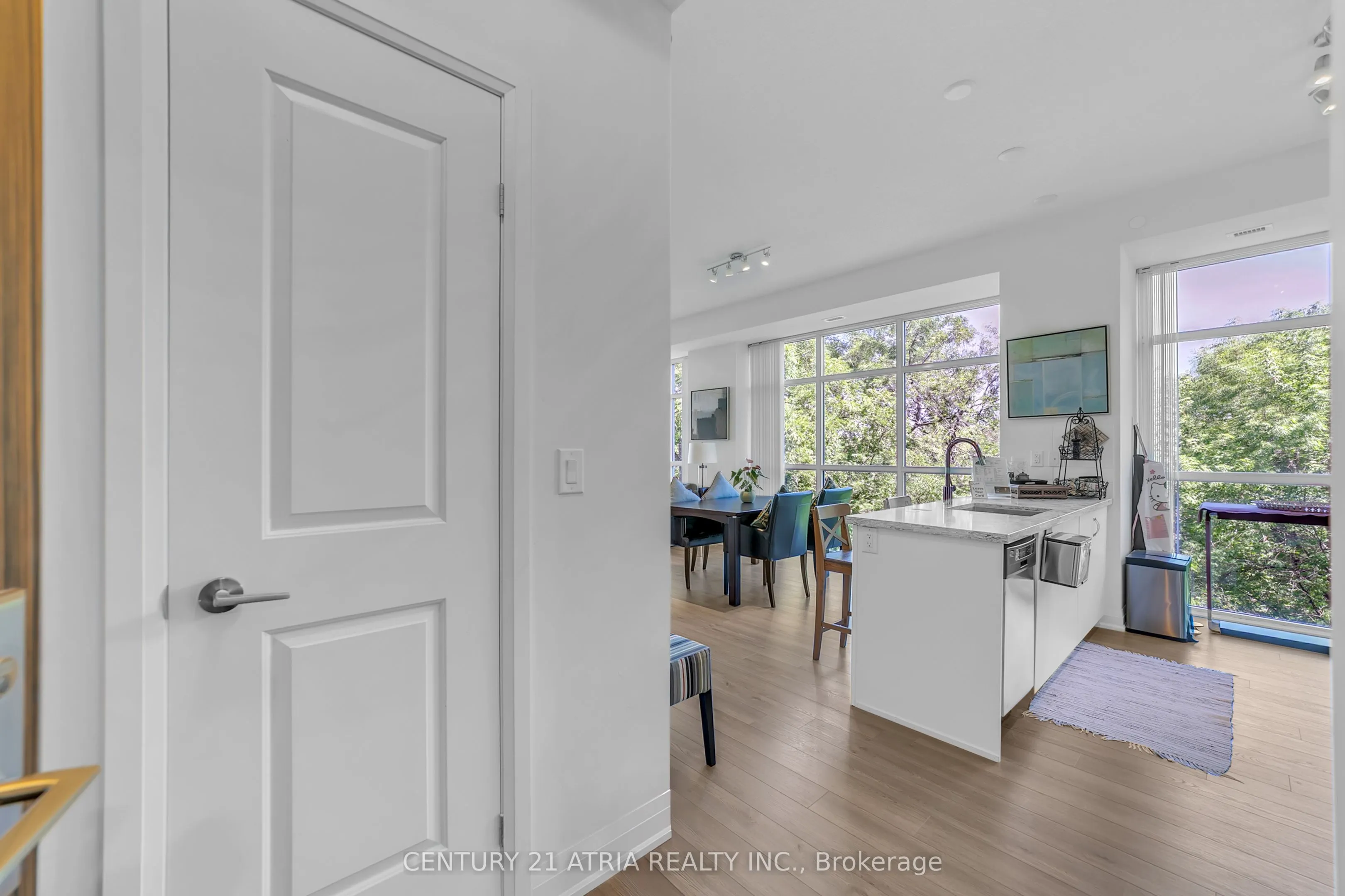 8763 Bayview Avenue, #228