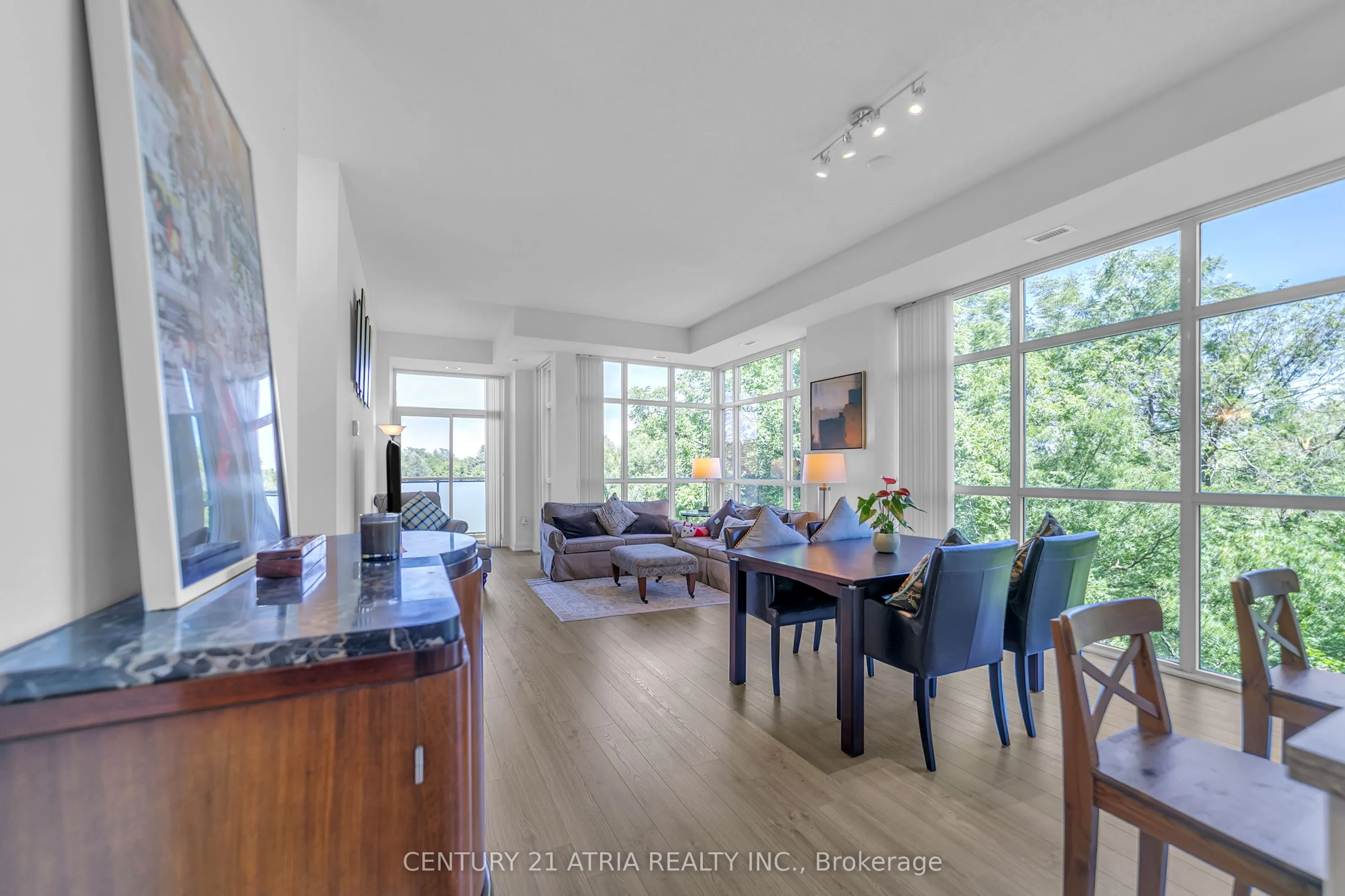 8763 Bayview Avenue, #228