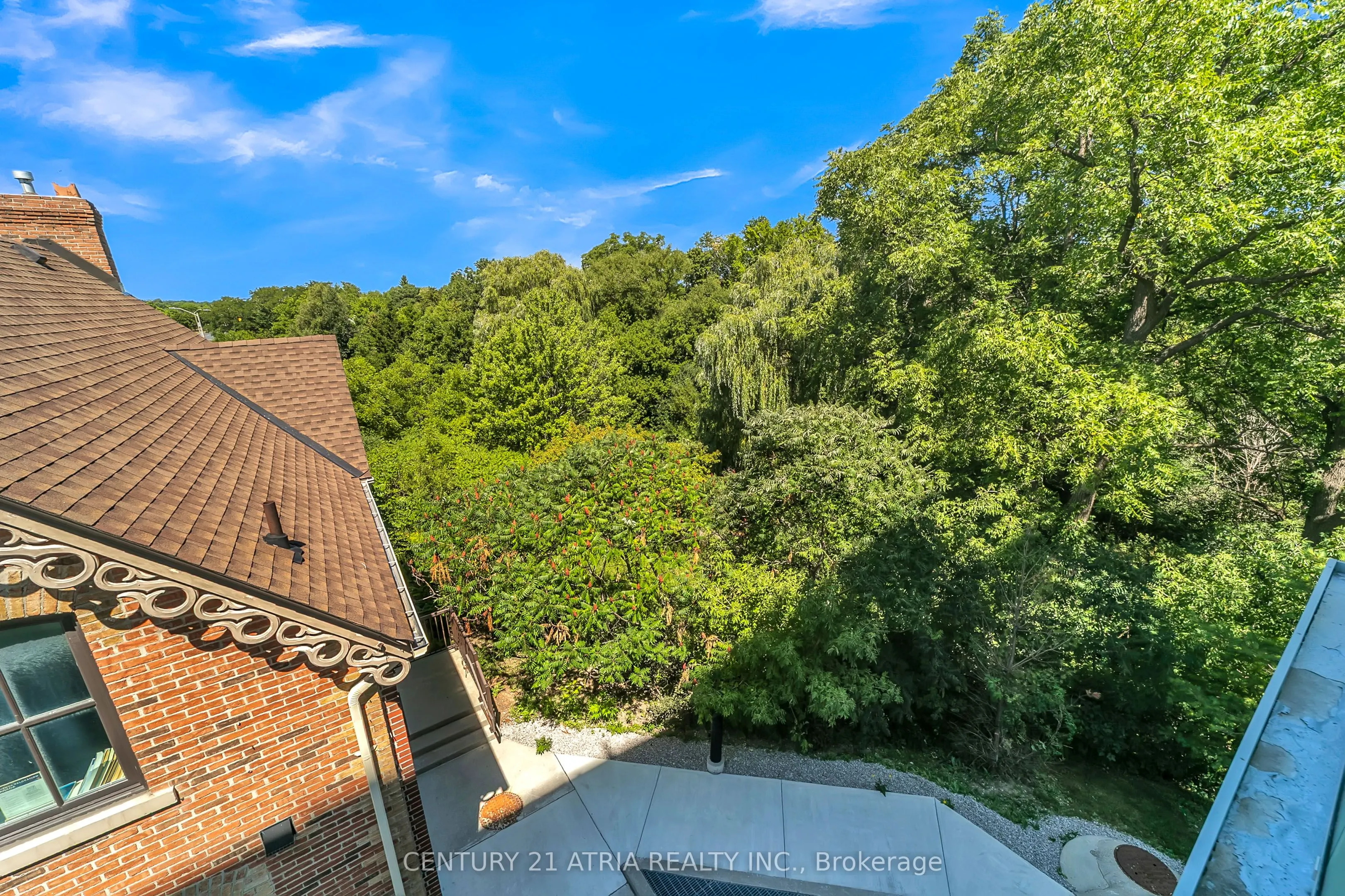 8763 Bayview Avenue, #228