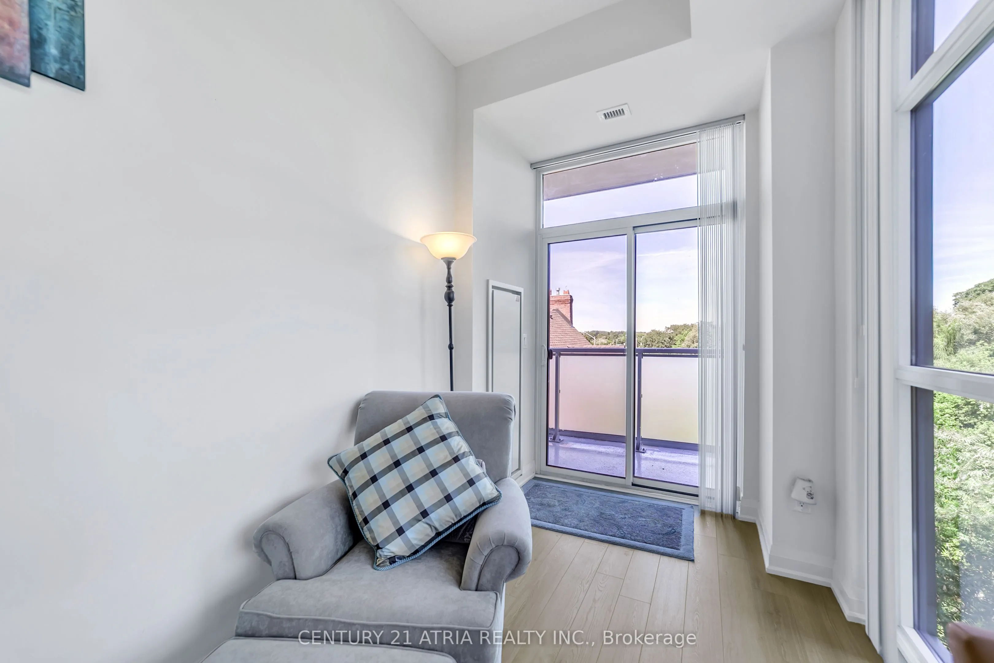 8763 Bayview Avenue, #228