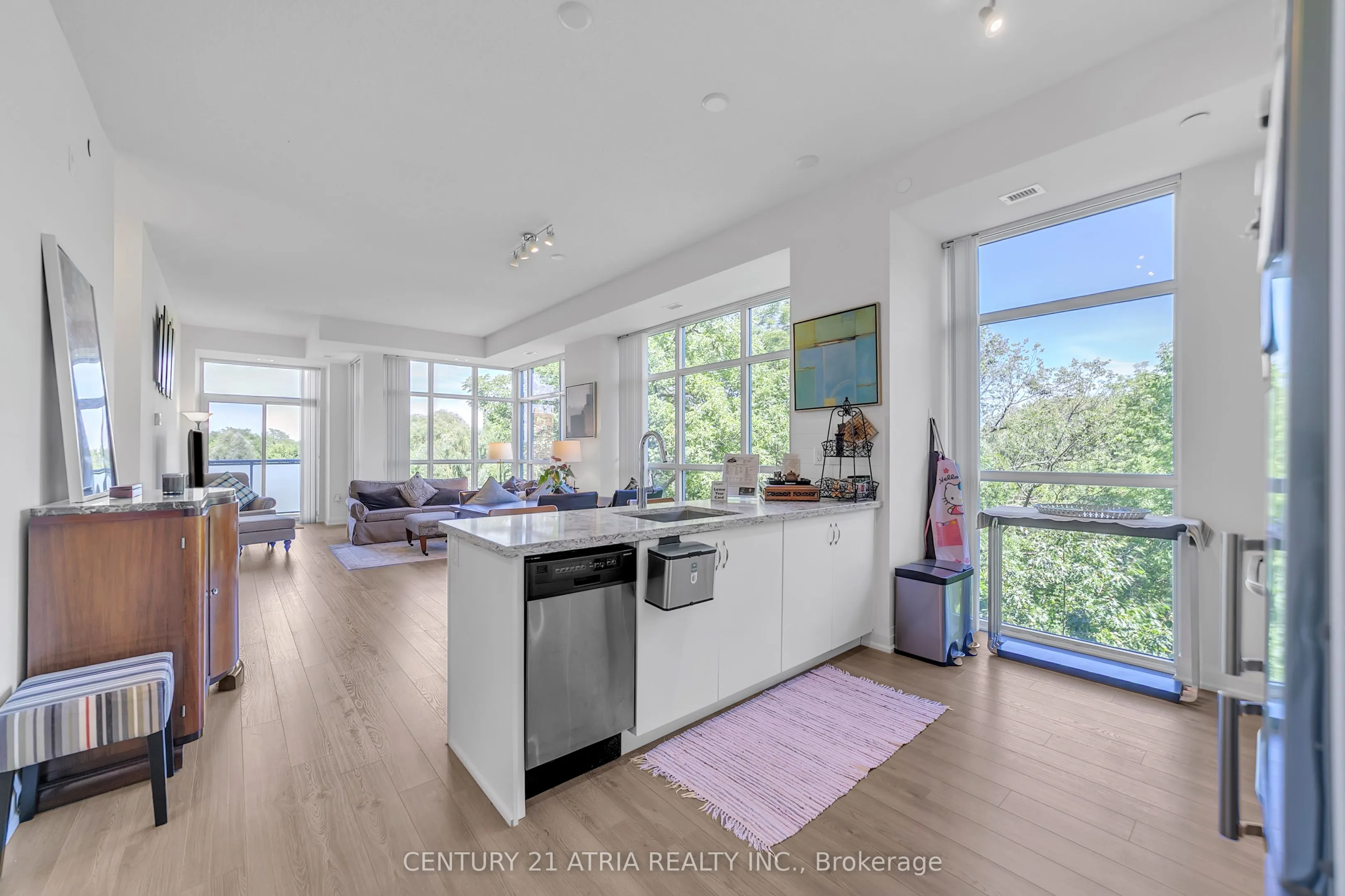 8763 Bayview Avenue, #228