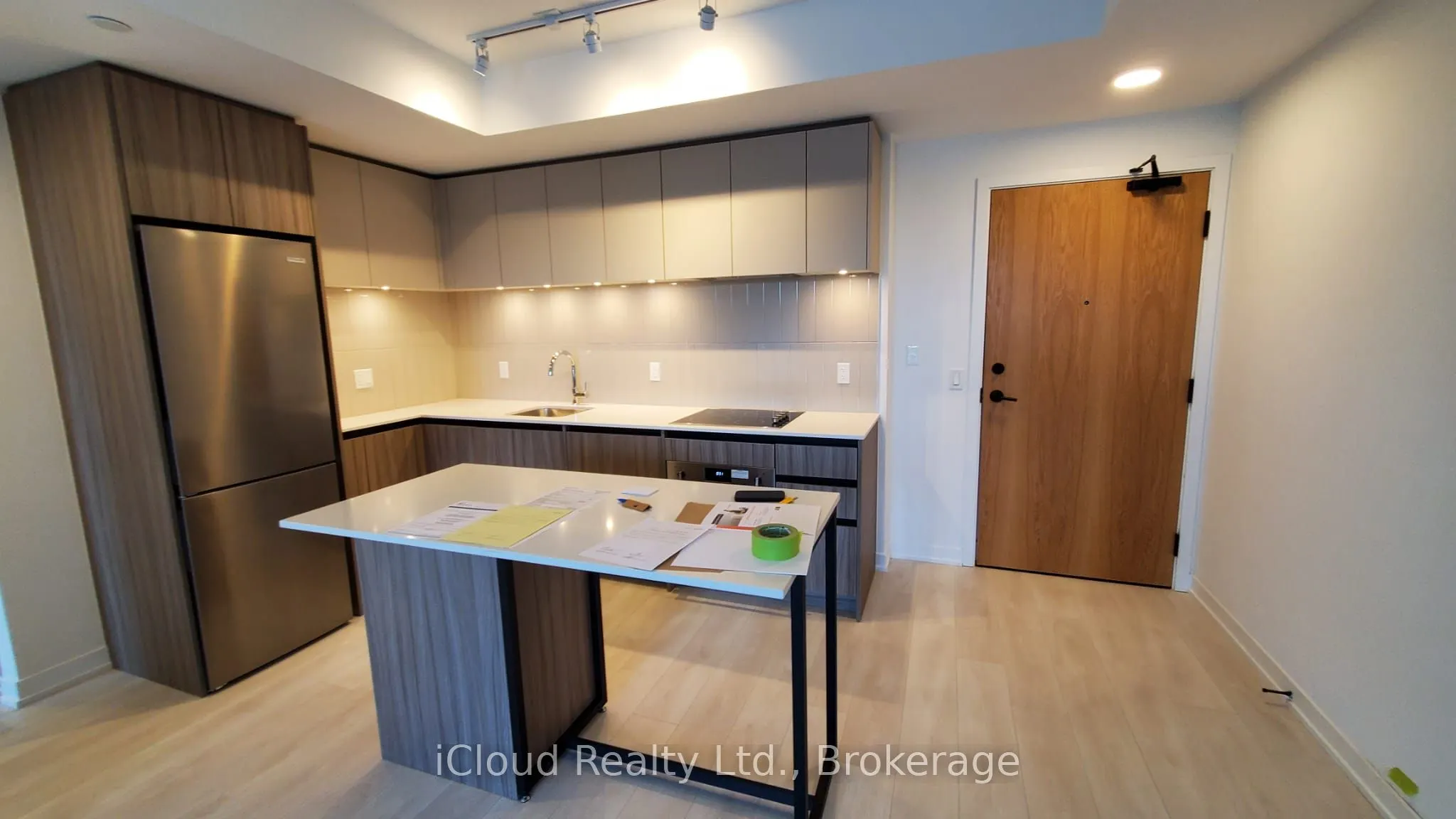 7950 Bathurst Street, #210