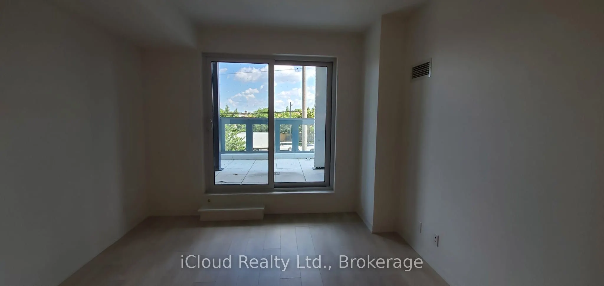 7950 Bathurst Street, #210
