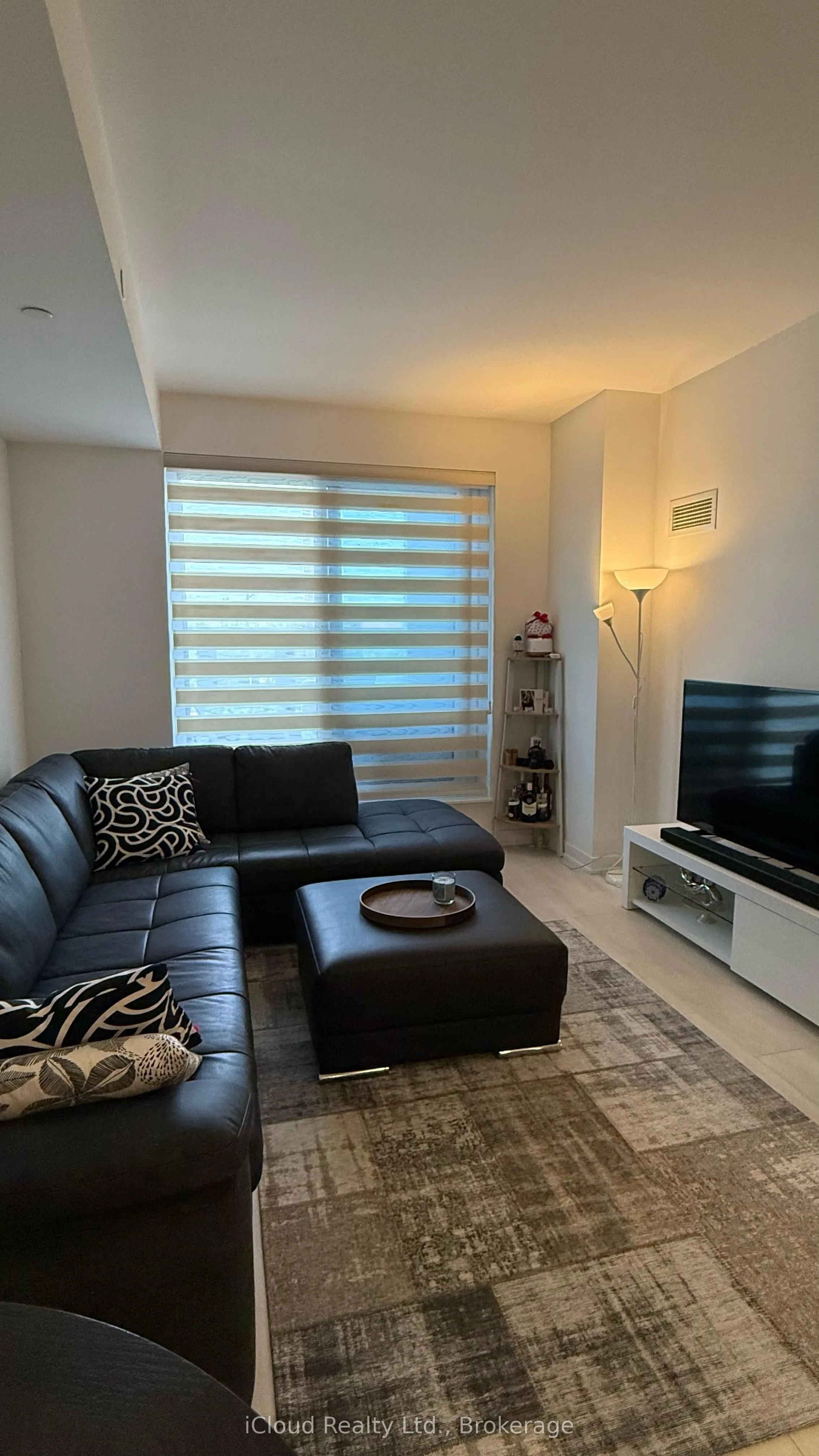 7950 Bathurst Street, #210