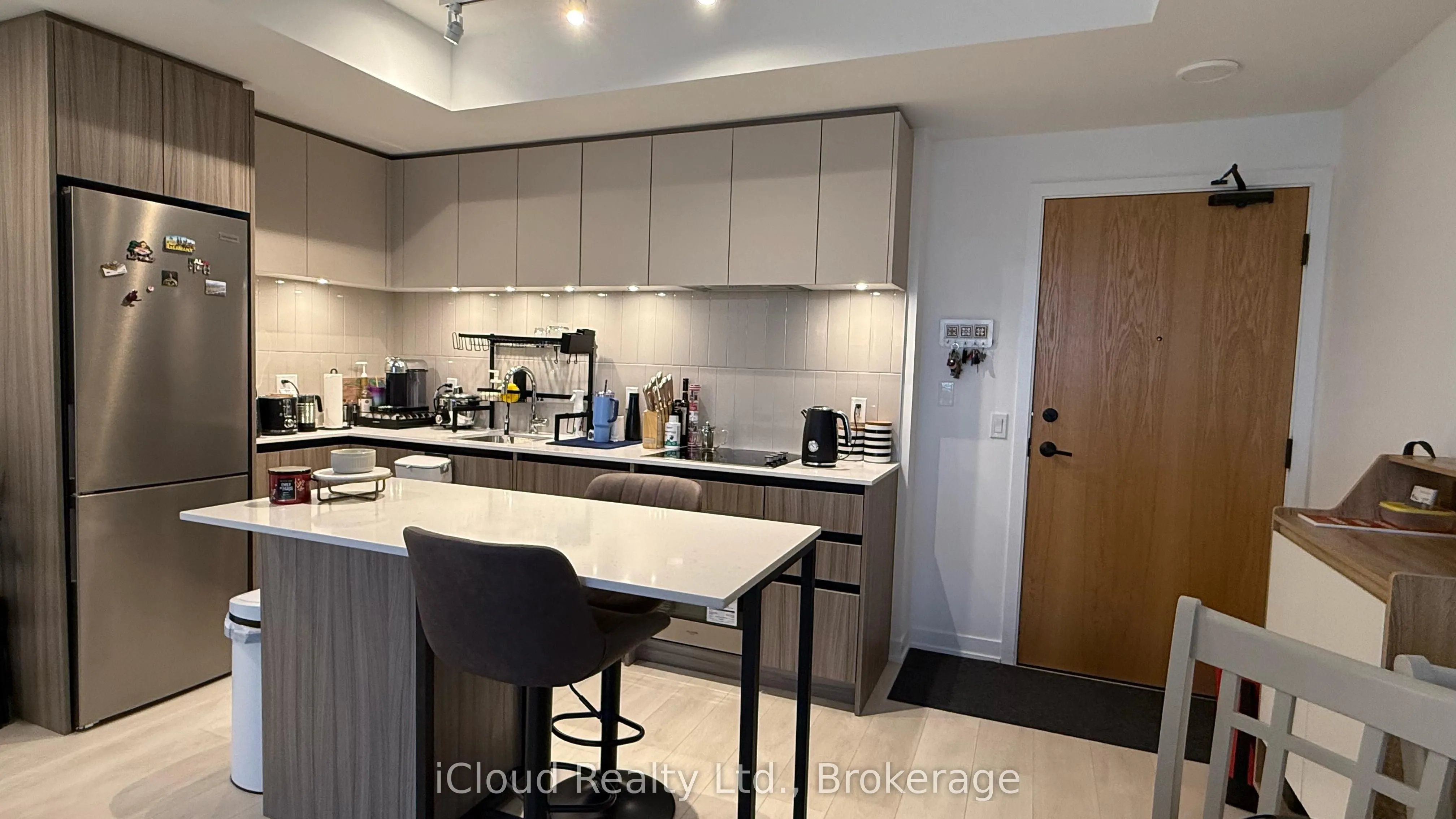 7950 Bathurst Street, #210