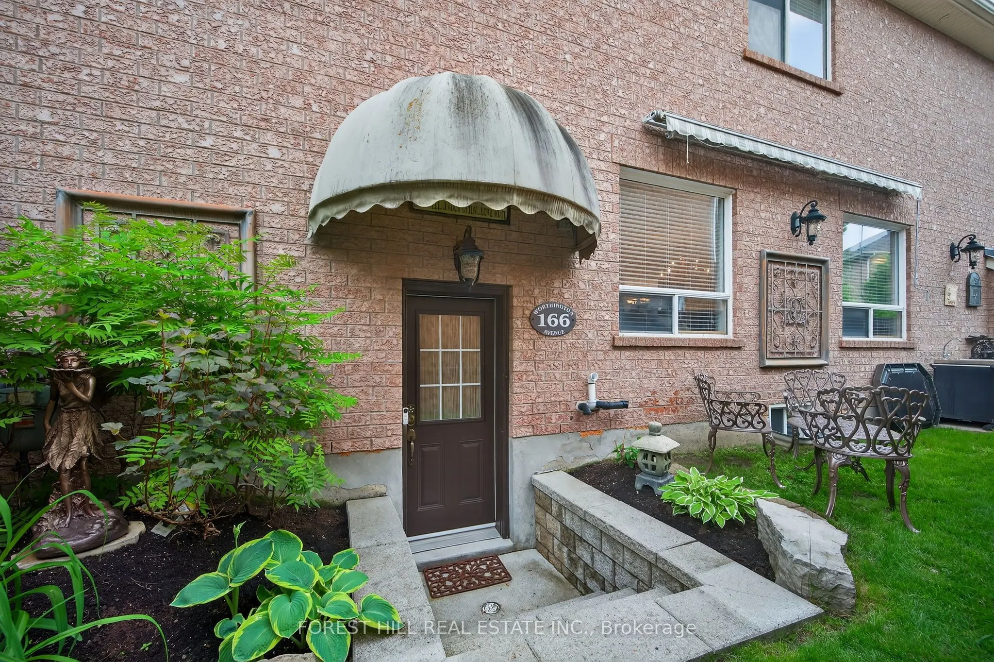 166 Worthington Avenue