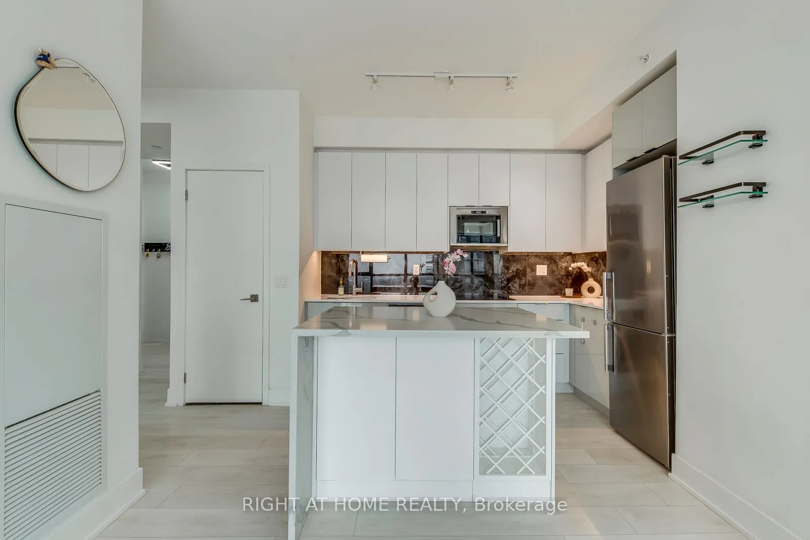 2916 Highway 7 Road, #3202