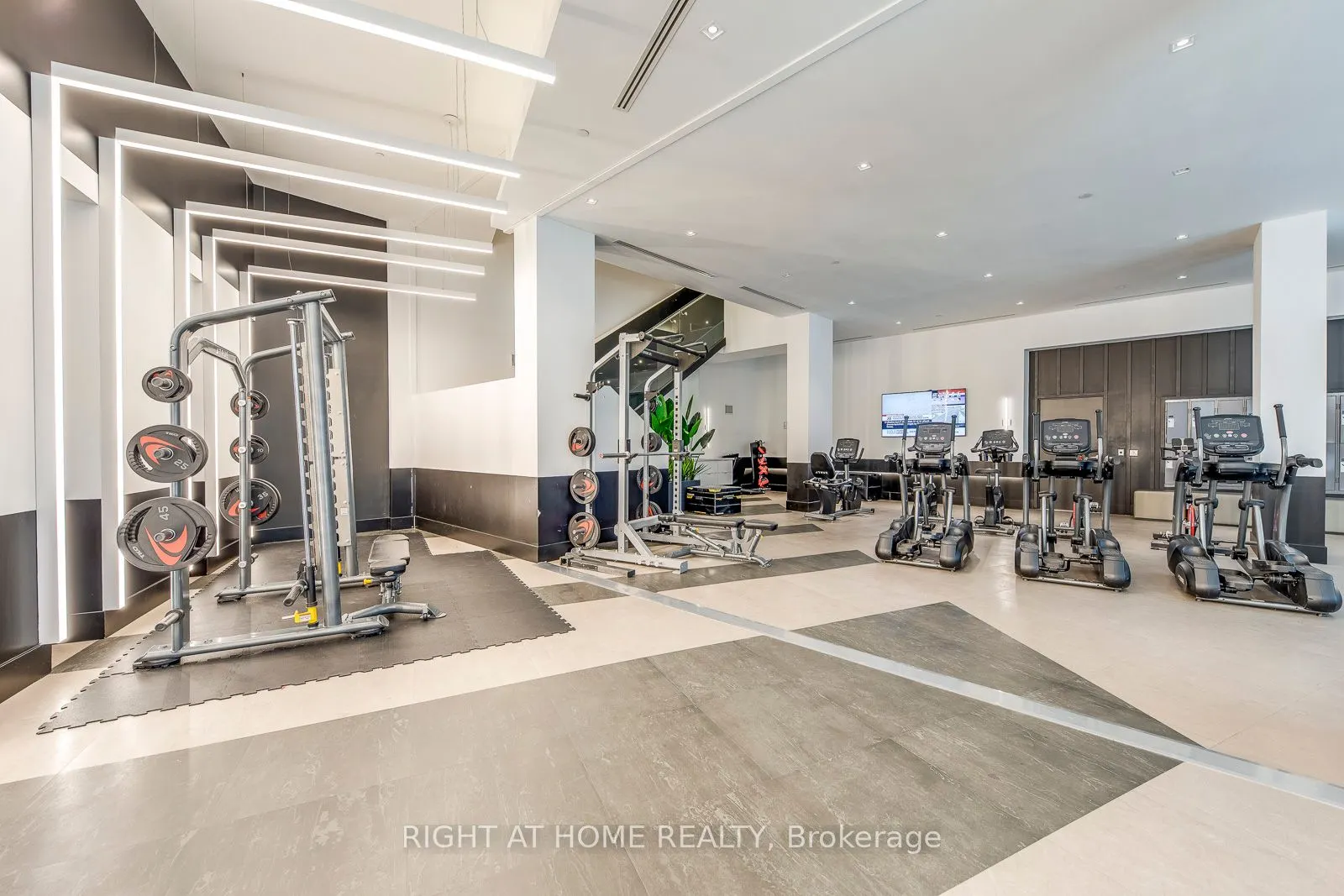 2916 Highway 7 Road, #3202