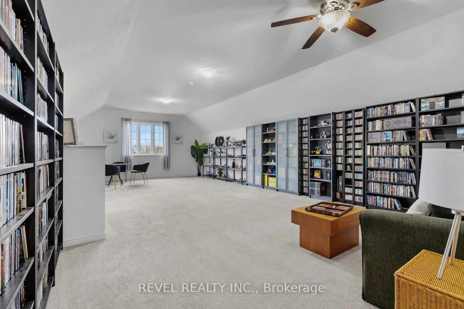 1254 Leslie Drive