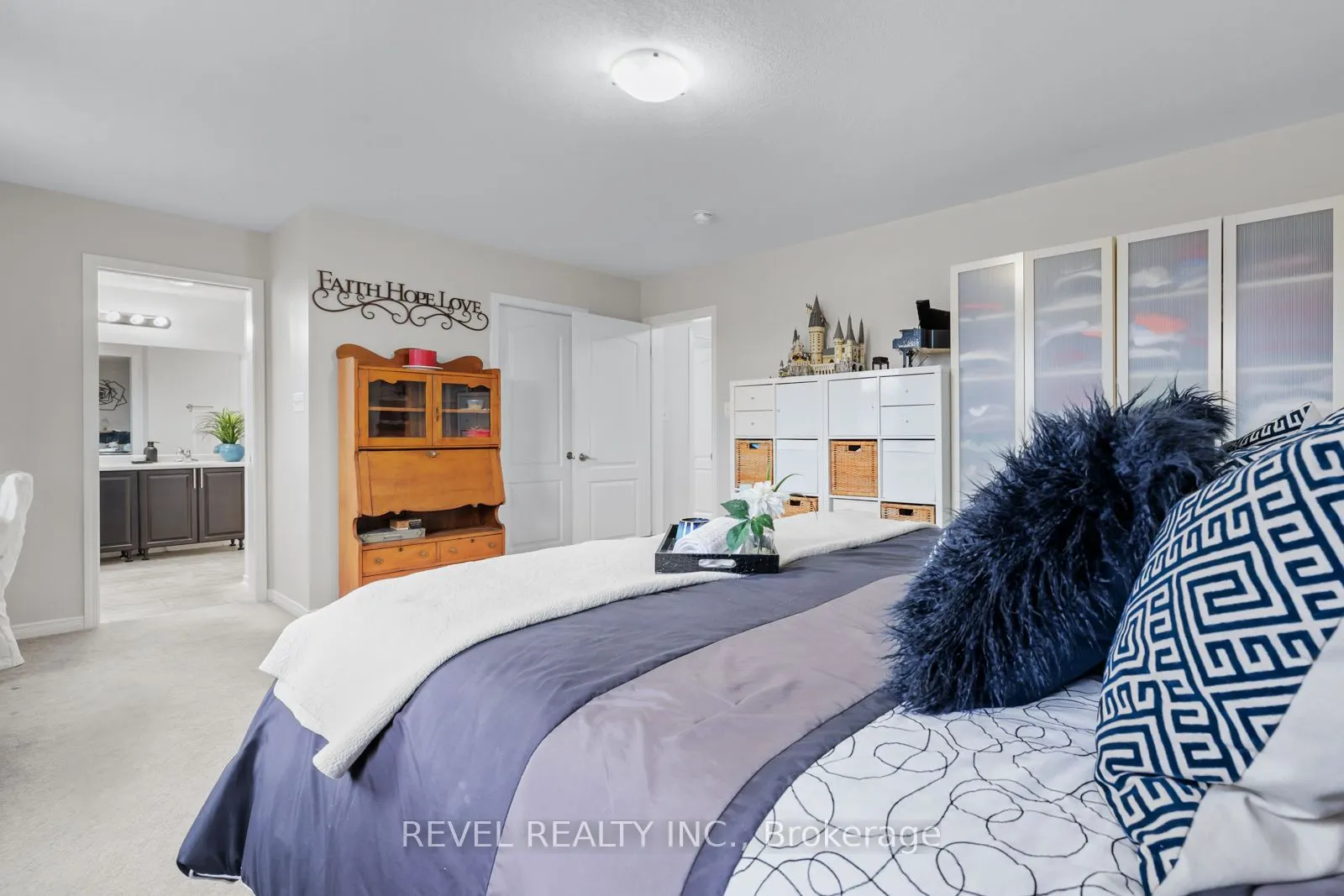 1254 Leslie Drive