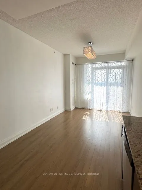 7161 Yonge Street, #718