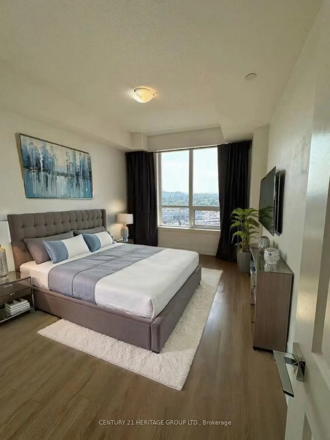 7161 Yonge Street, #718