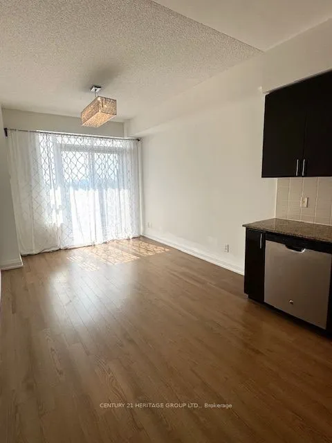 7161 Yonge Street, #718