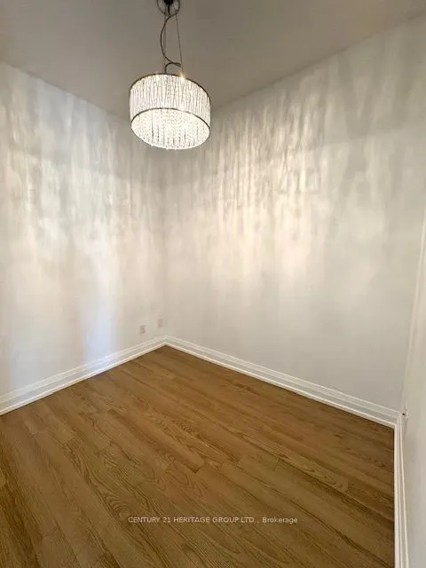 7161 Yonge Street, #718