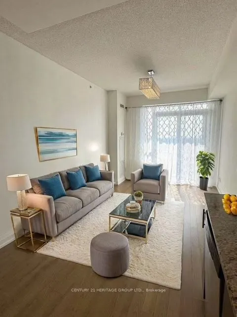 7161 Yonge Street, #718