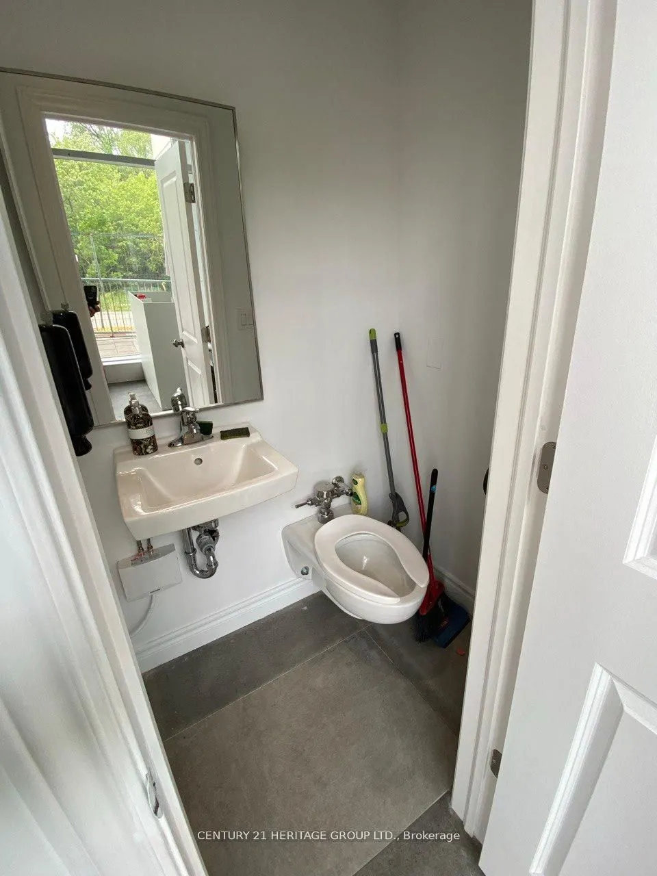 9610 Yonge Street, #A4