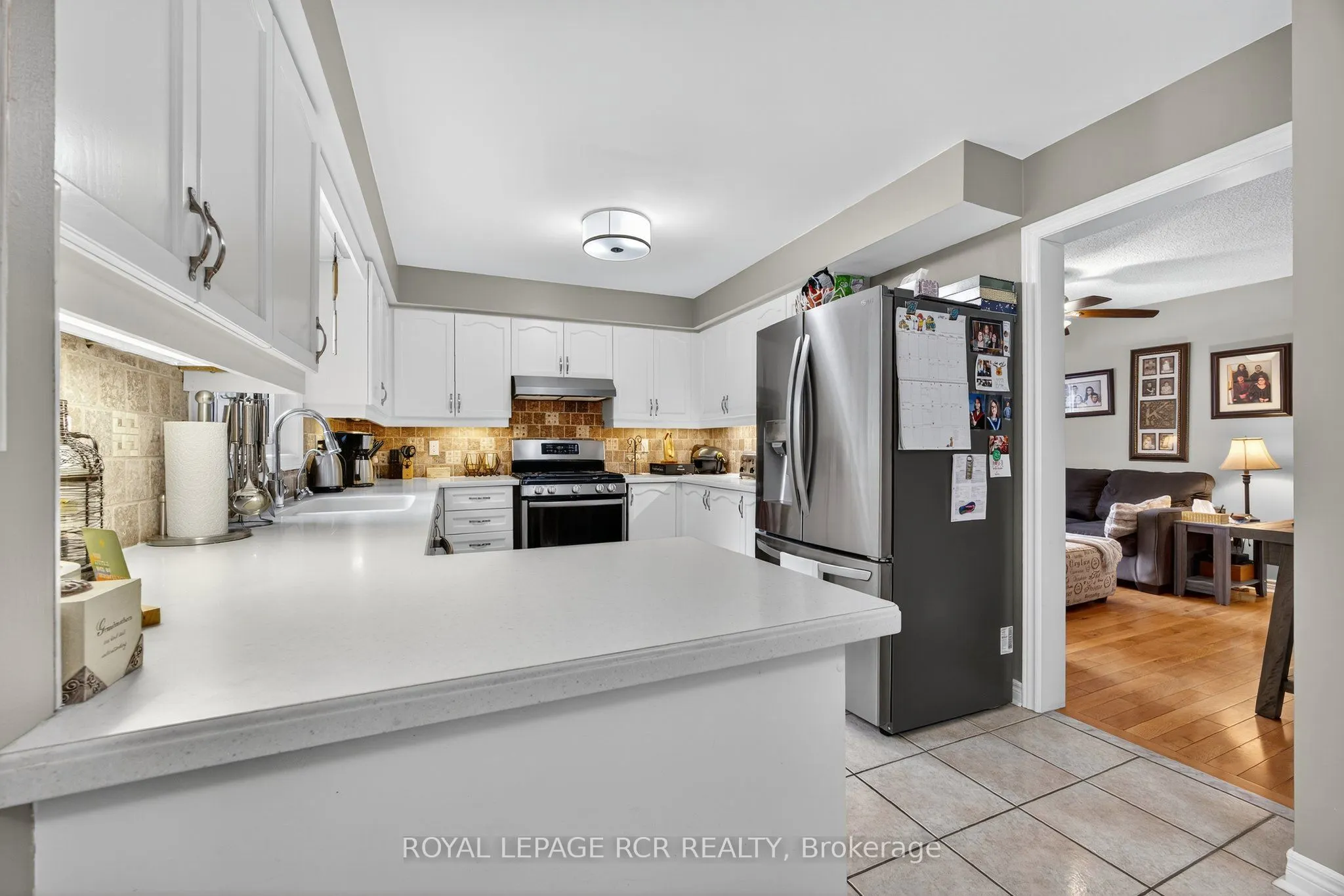 2 Dungey Crescent