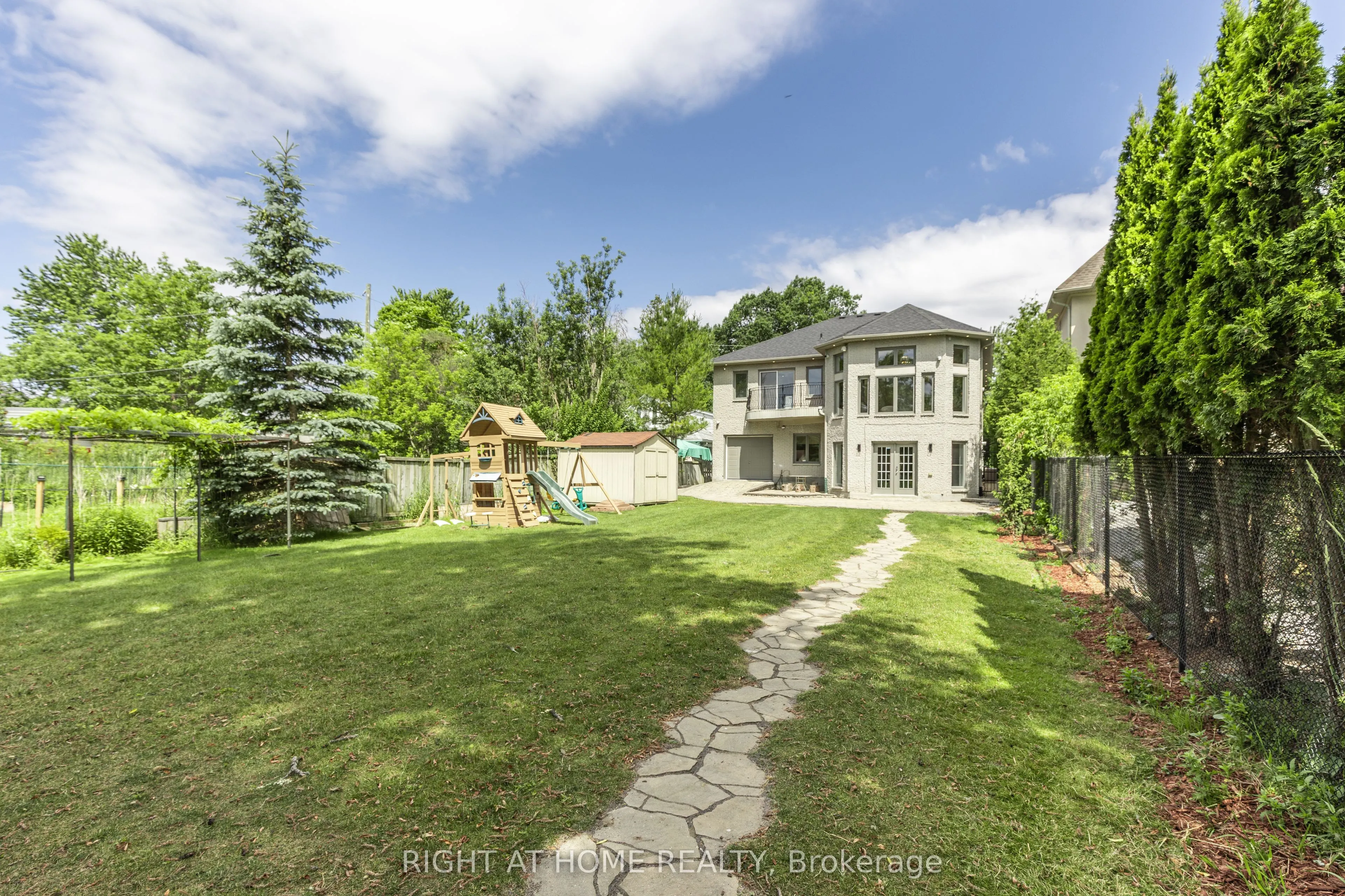 429 North Lake Road