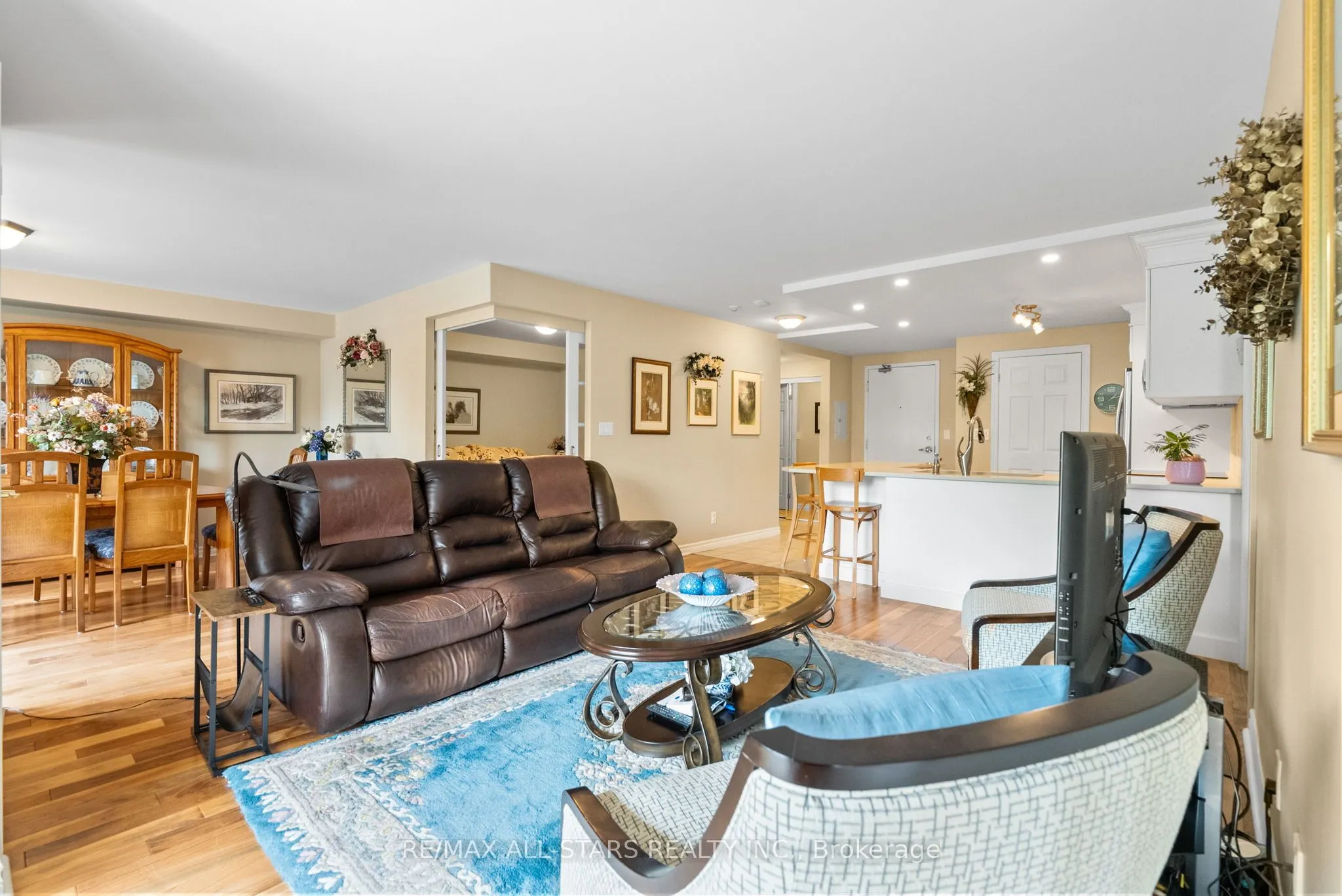 22 James Hill Court, #210