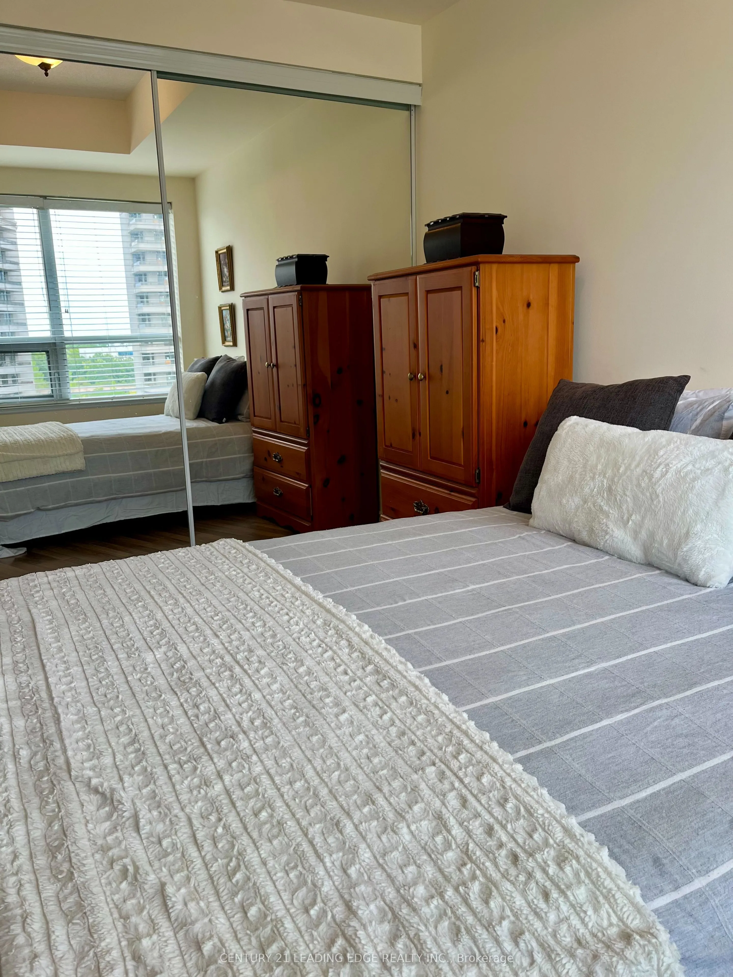 9225 Jane Street, #708