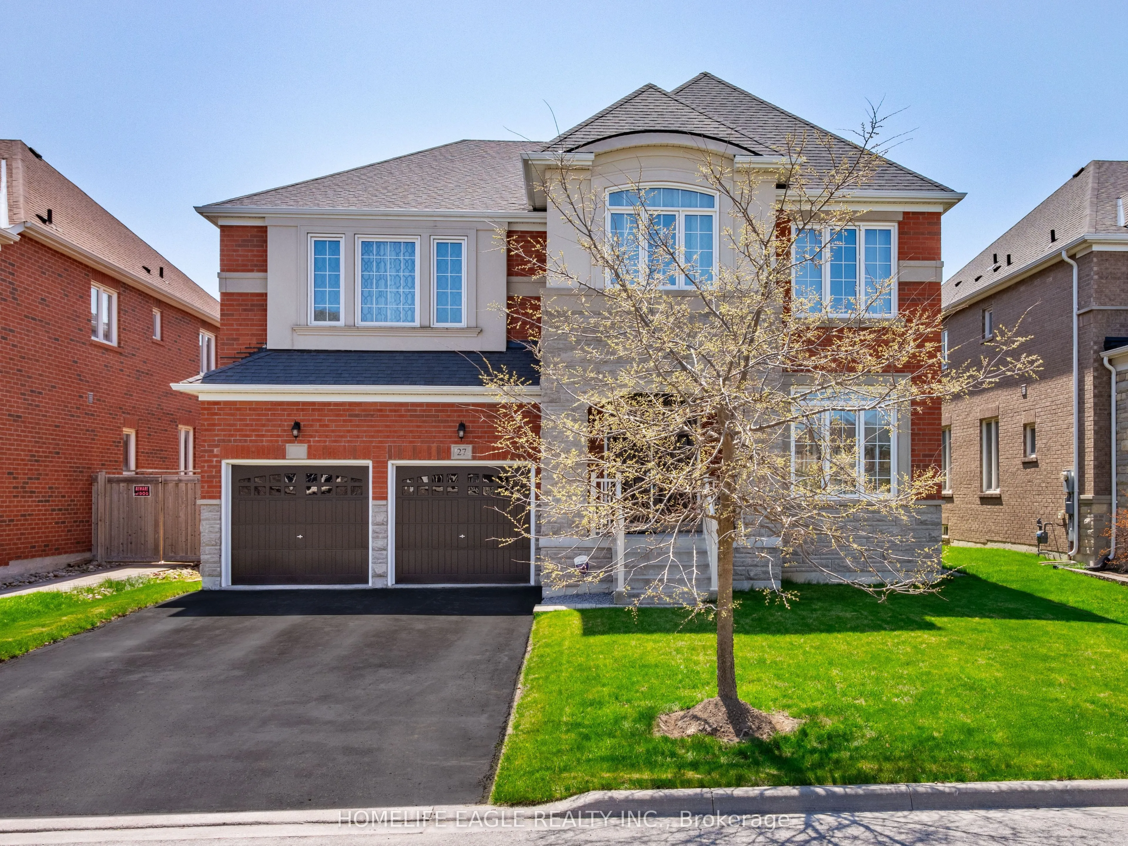 27 Scarlet Way