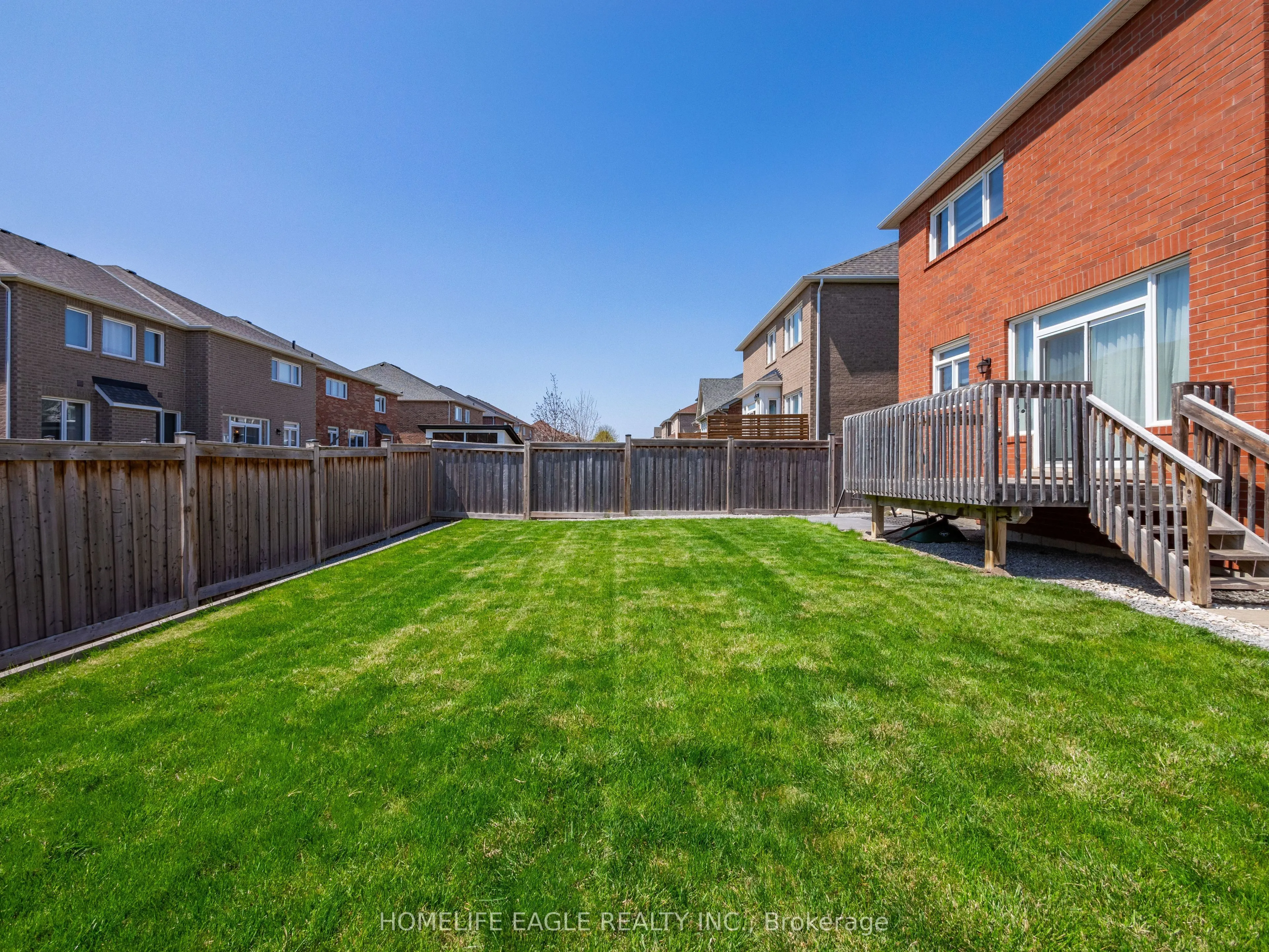 27 Scarlet Way