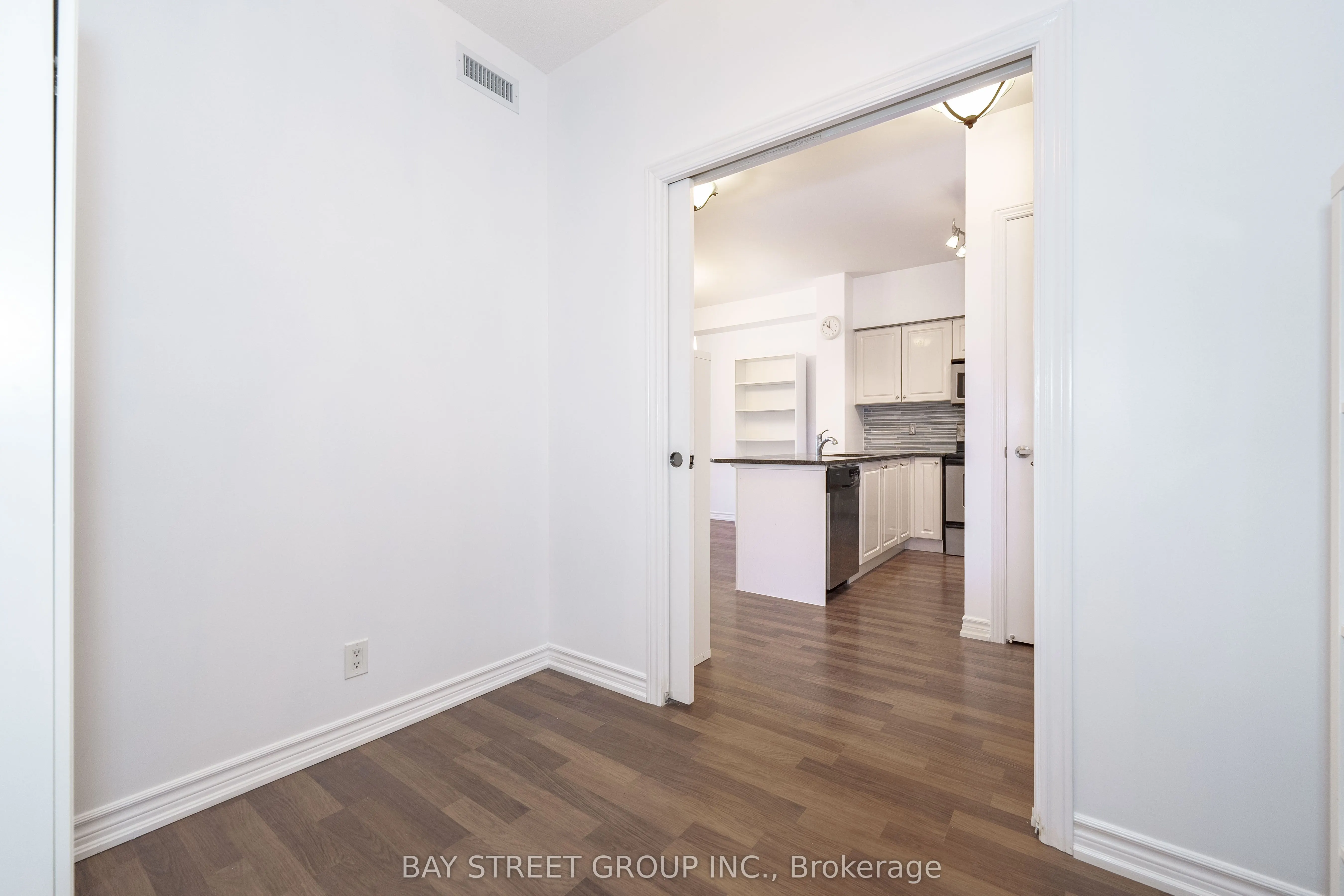9225 Jane Street, #1406