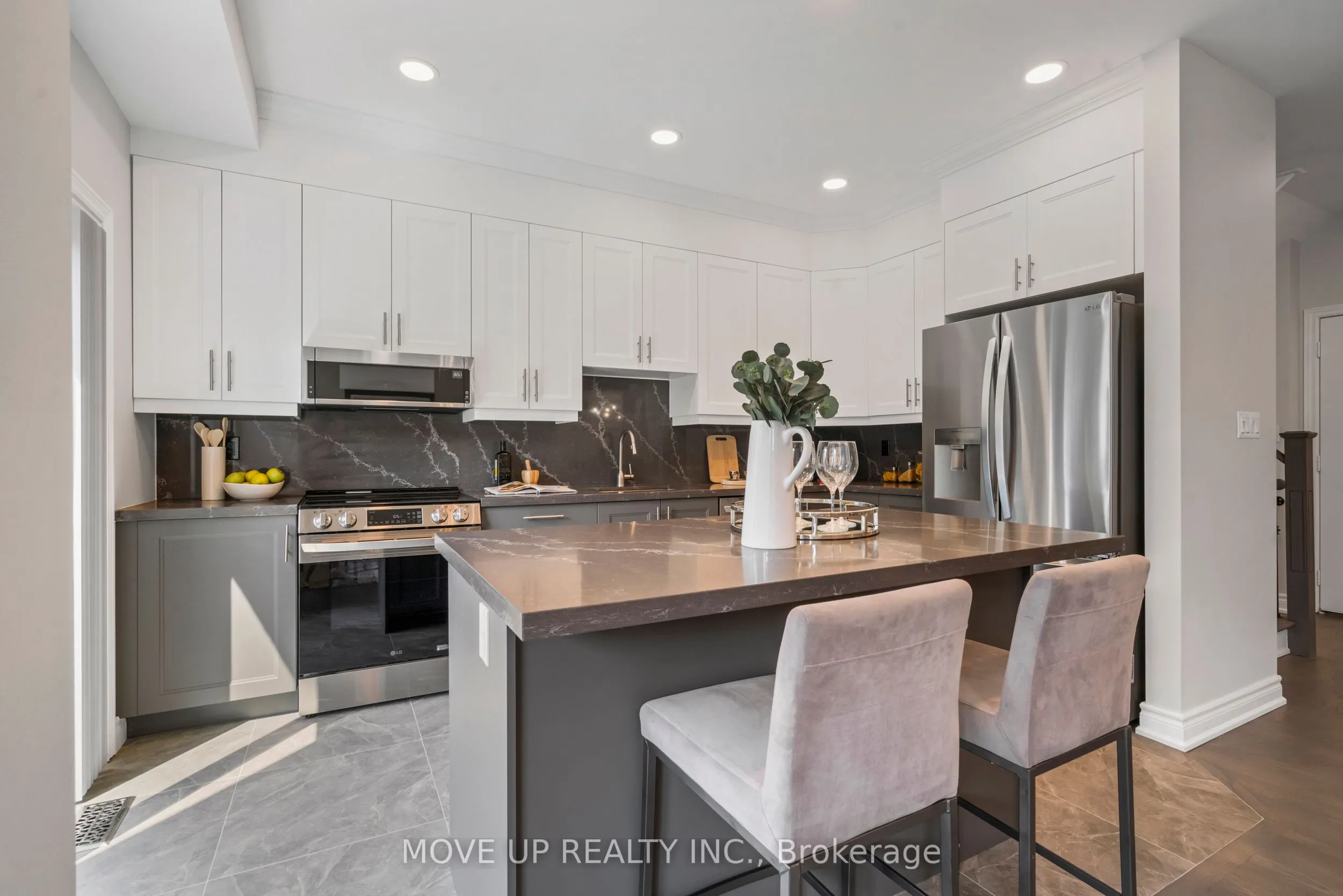 148 Gesher Crescent