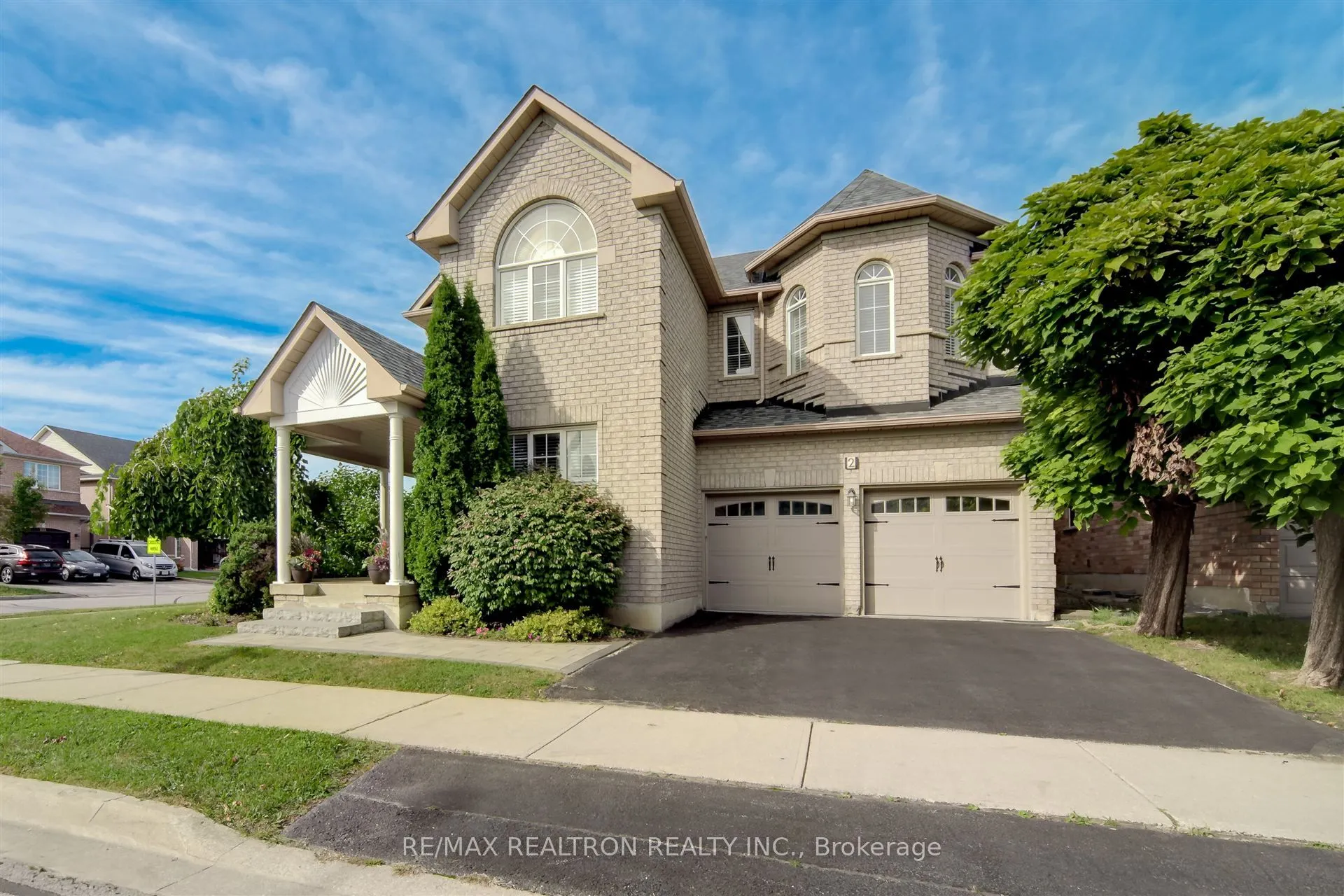 2 Foxfield Crescent