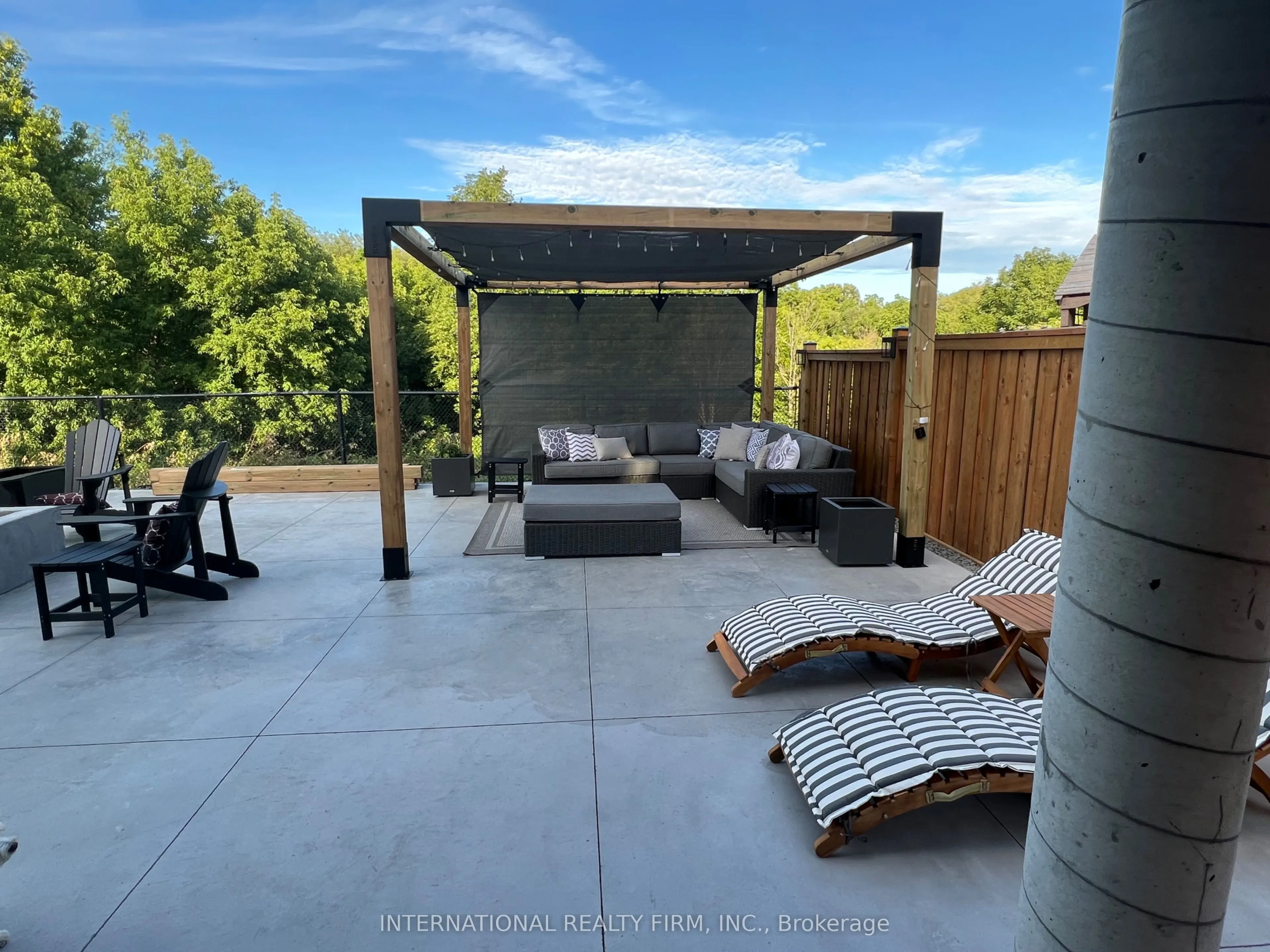 95 Dunstan Crescent