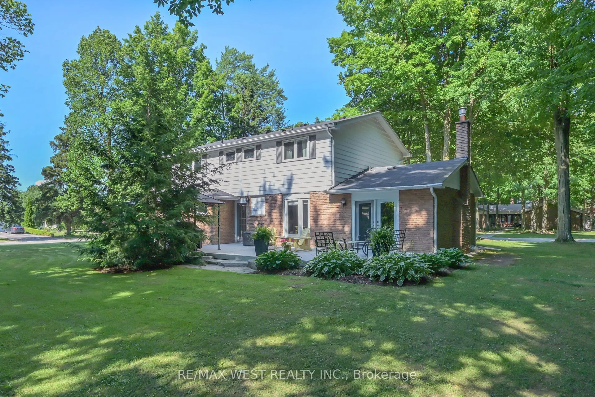 24 Cedarwood Crescent