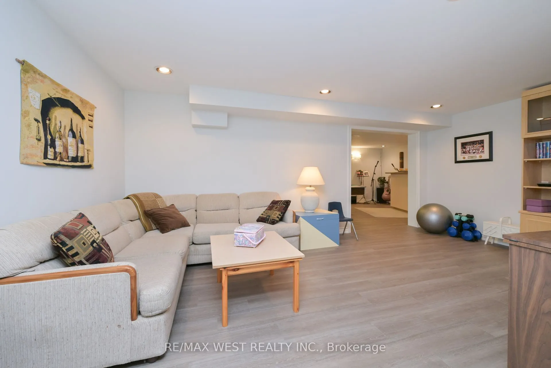 24 Cedarwood Crescent