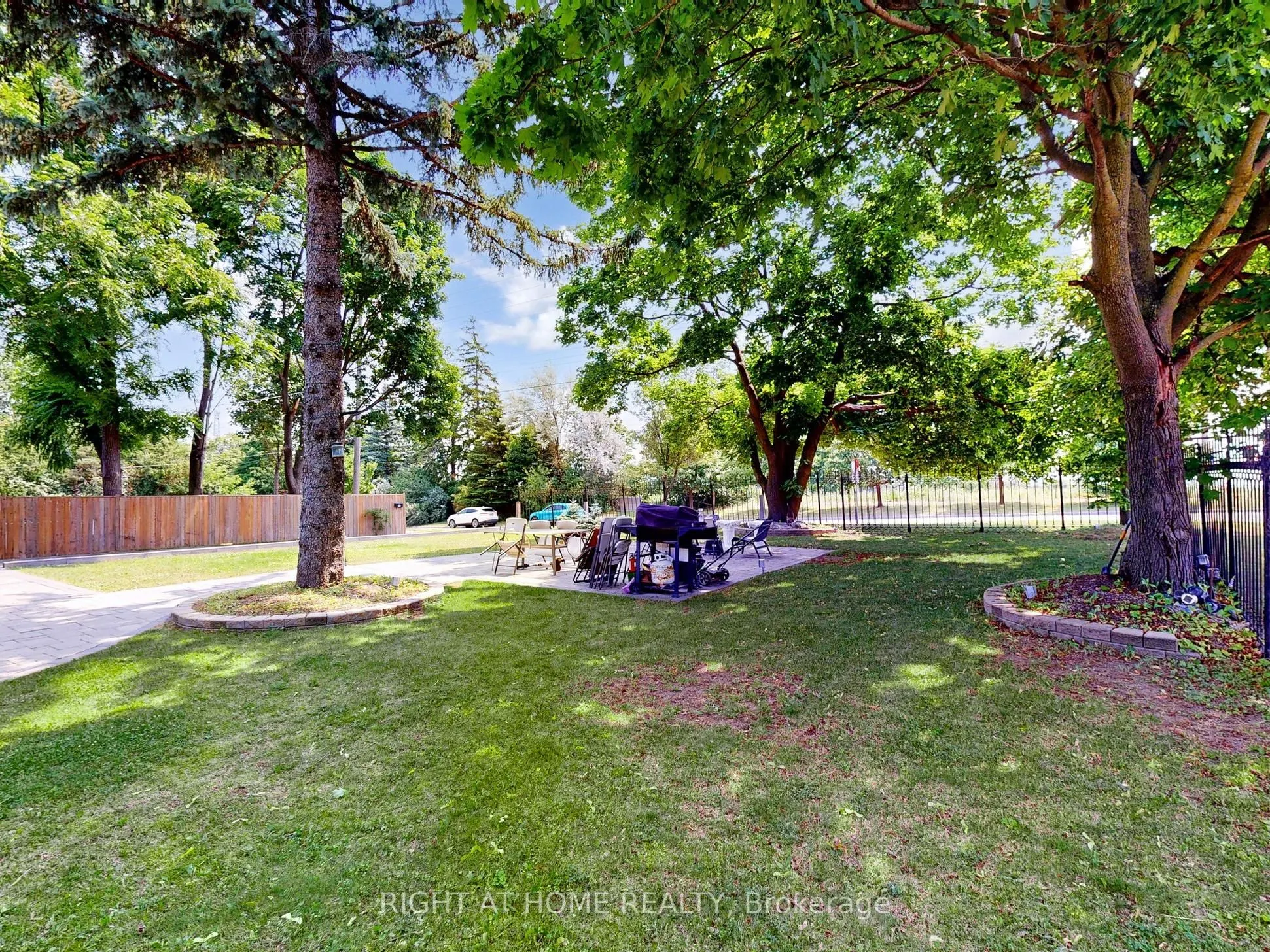 174 LANGSTAFF Road