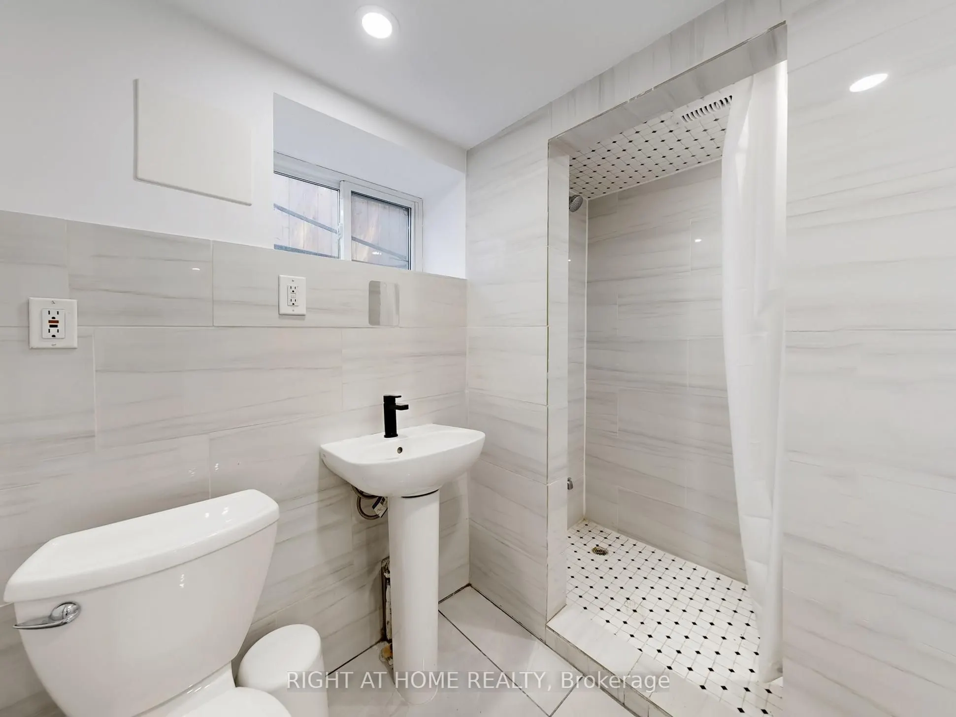 174 LANGSTAFF Road