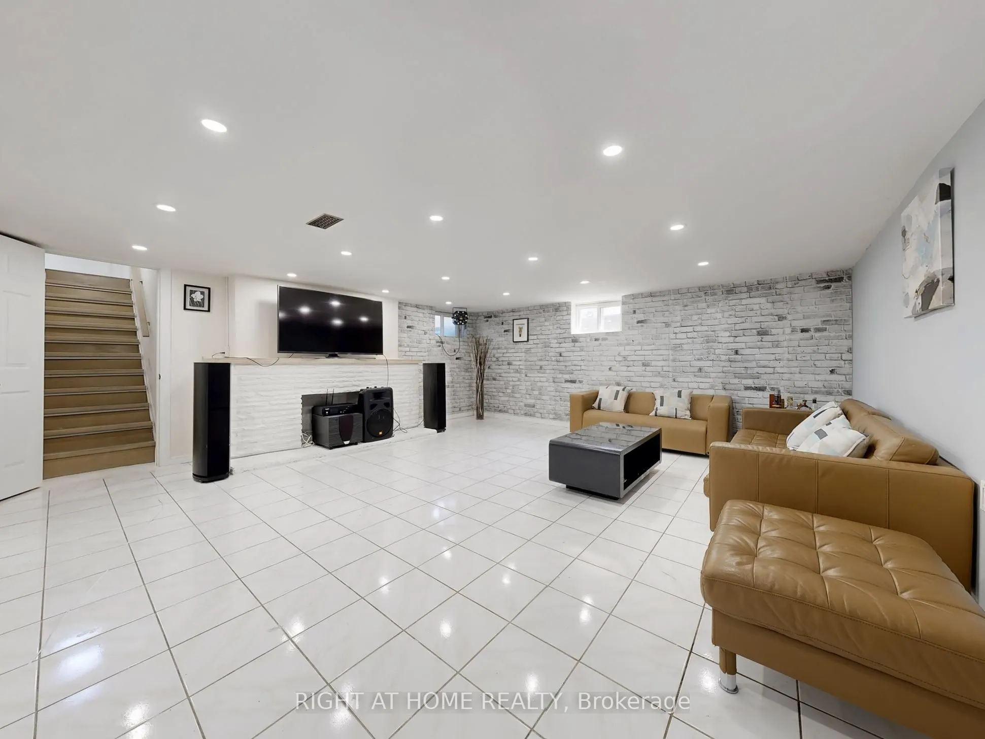 174 LANGSTAFF Road