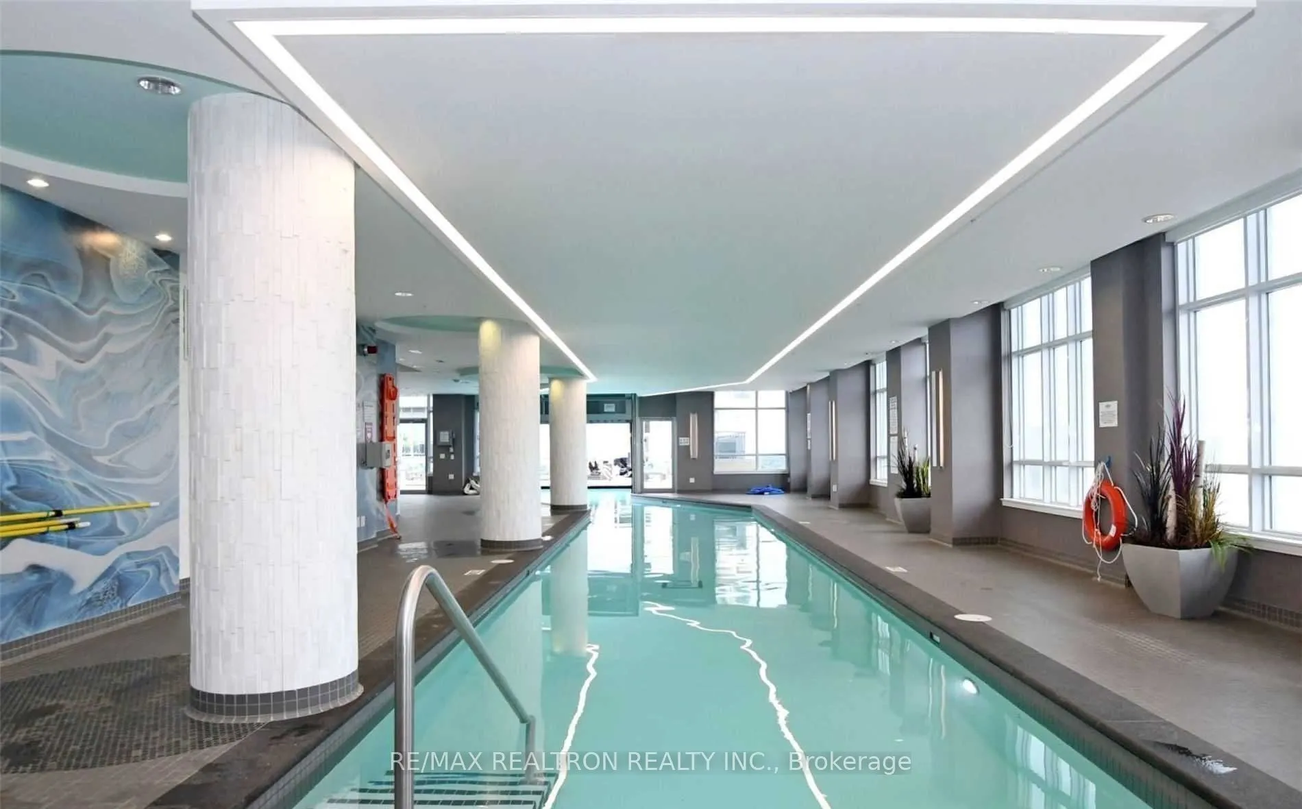 9201 yonge Street, #2105
